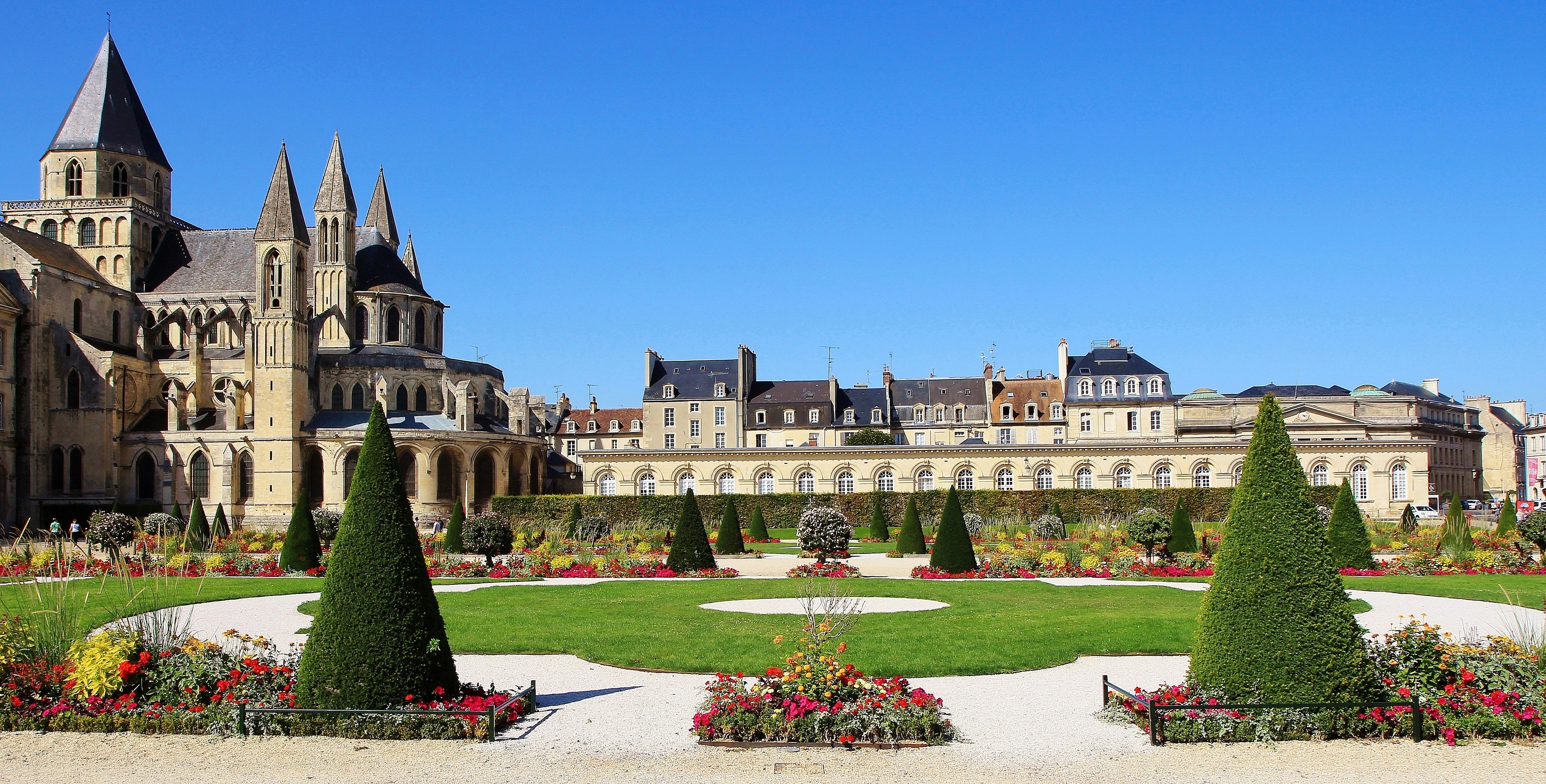 Saint-Étienne Church in Caen, France HD Wallpaper