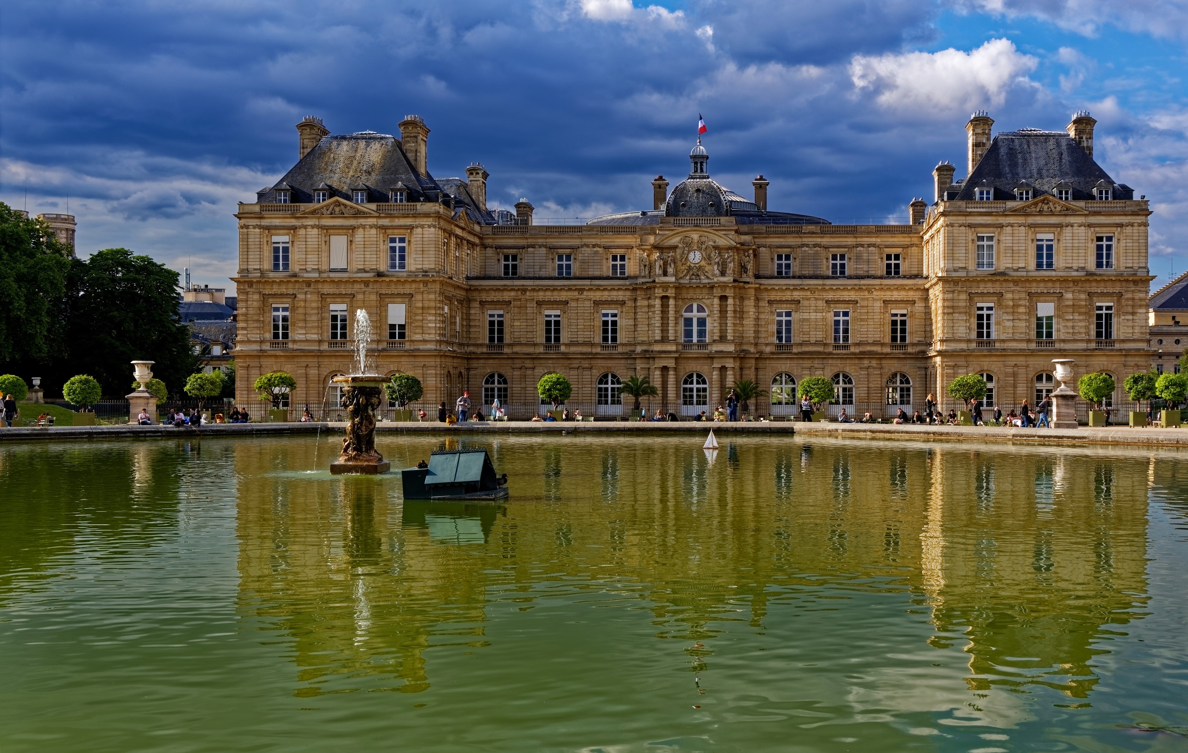 Luxembourg Gardens Pond with Palace and Fountain in Paris HD Wallpaper