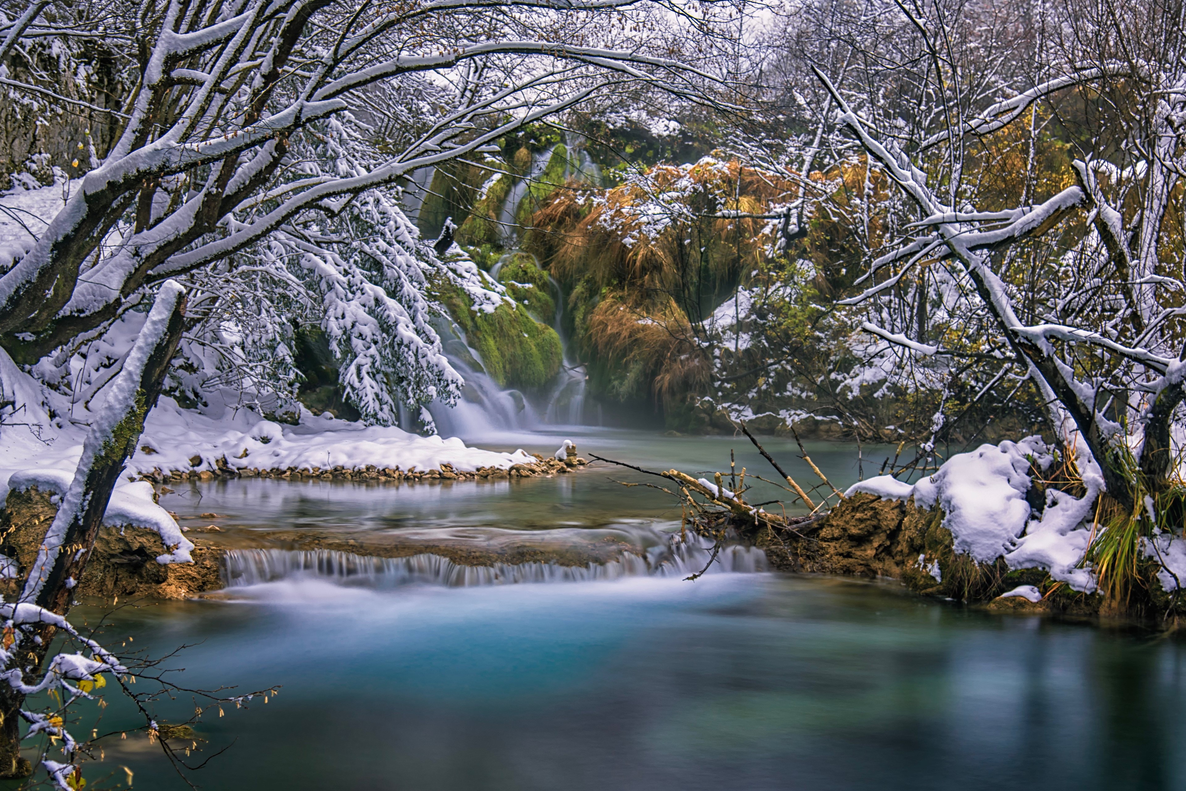 4K Plitvice Lakes Waterfalls in Snow HD Wallpaper