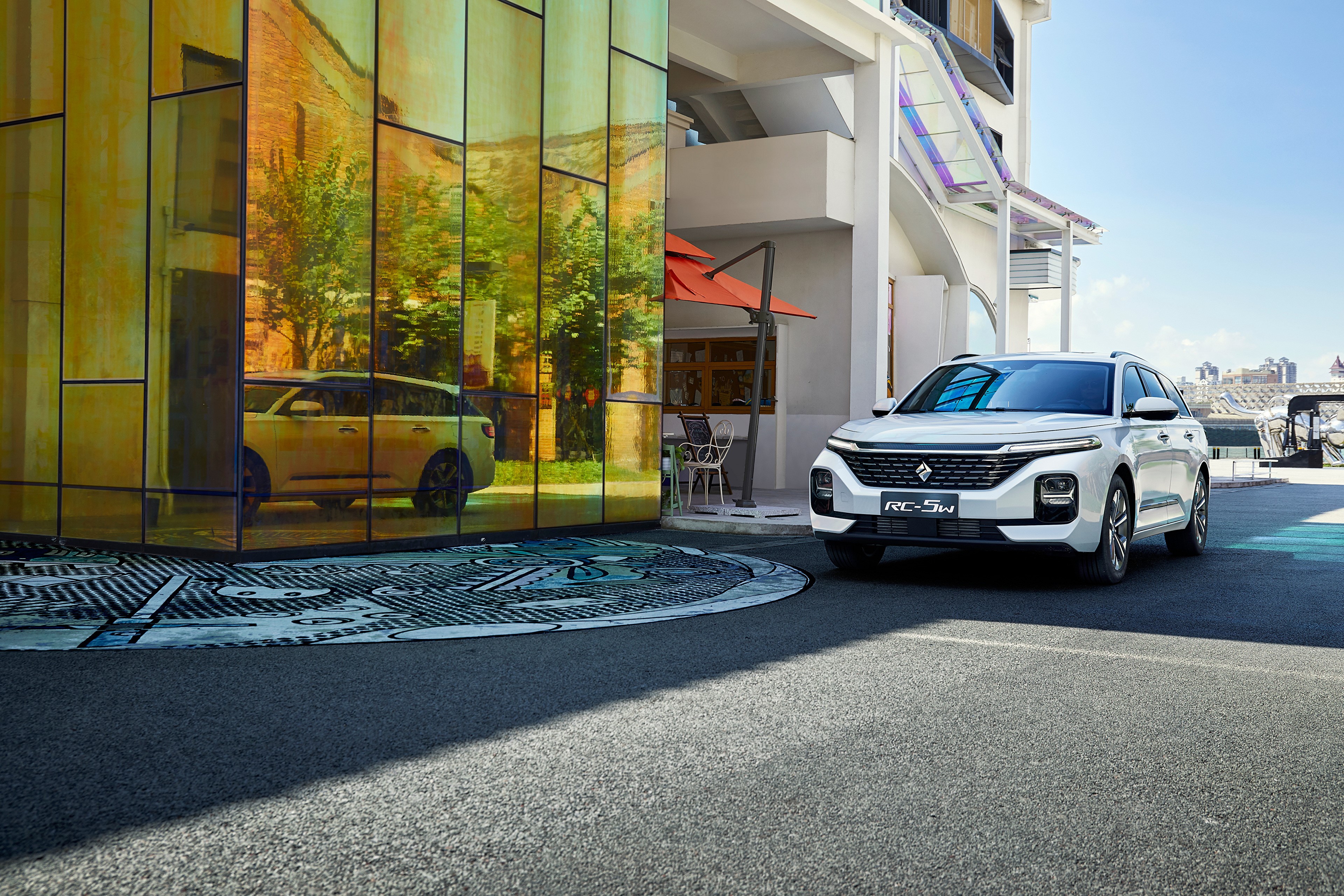 White Baojun RC-5W 2020 Estate Car HD Wallpaper