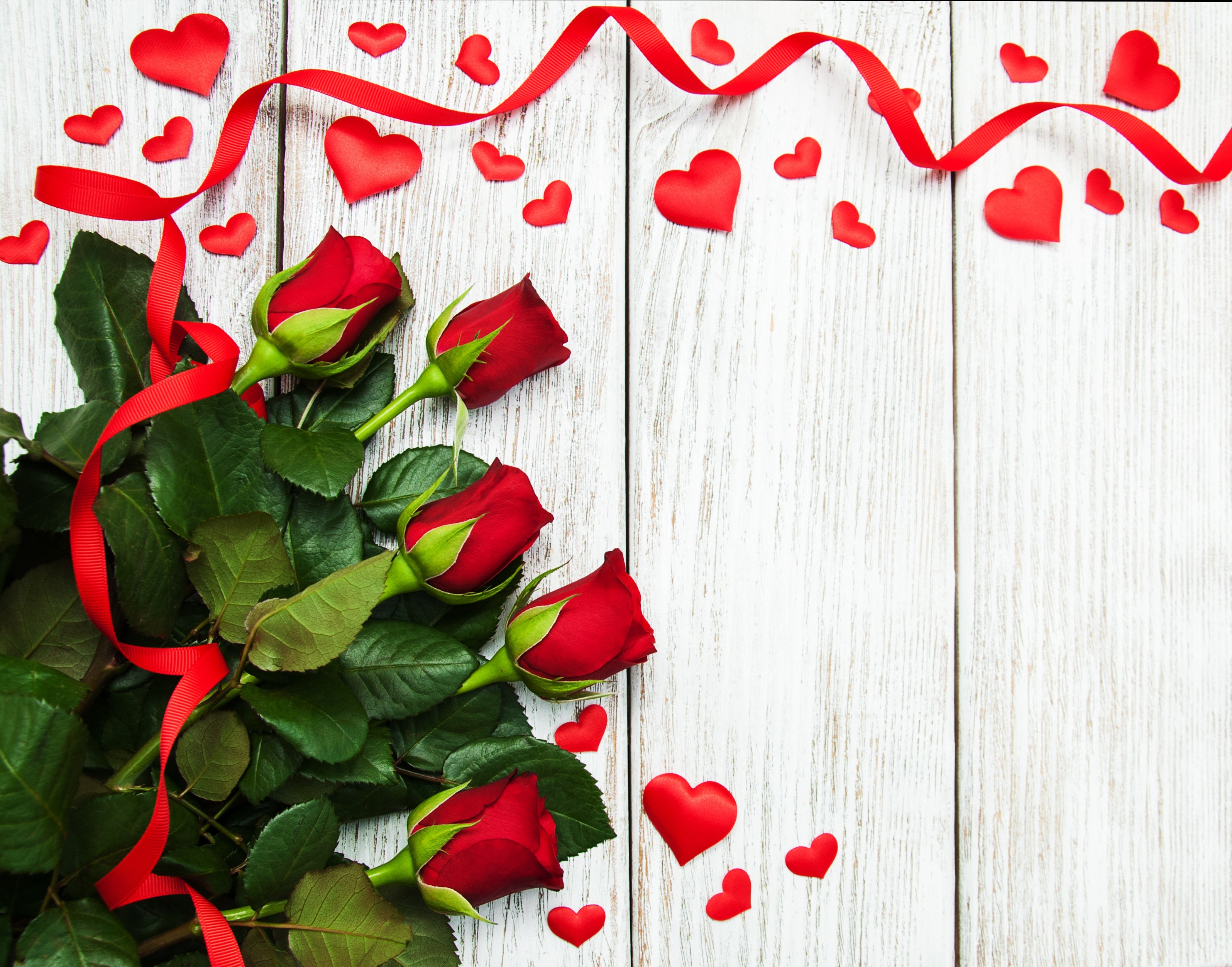 Red Roses with Ribbon and Hearts on Wood HD Wallpaper