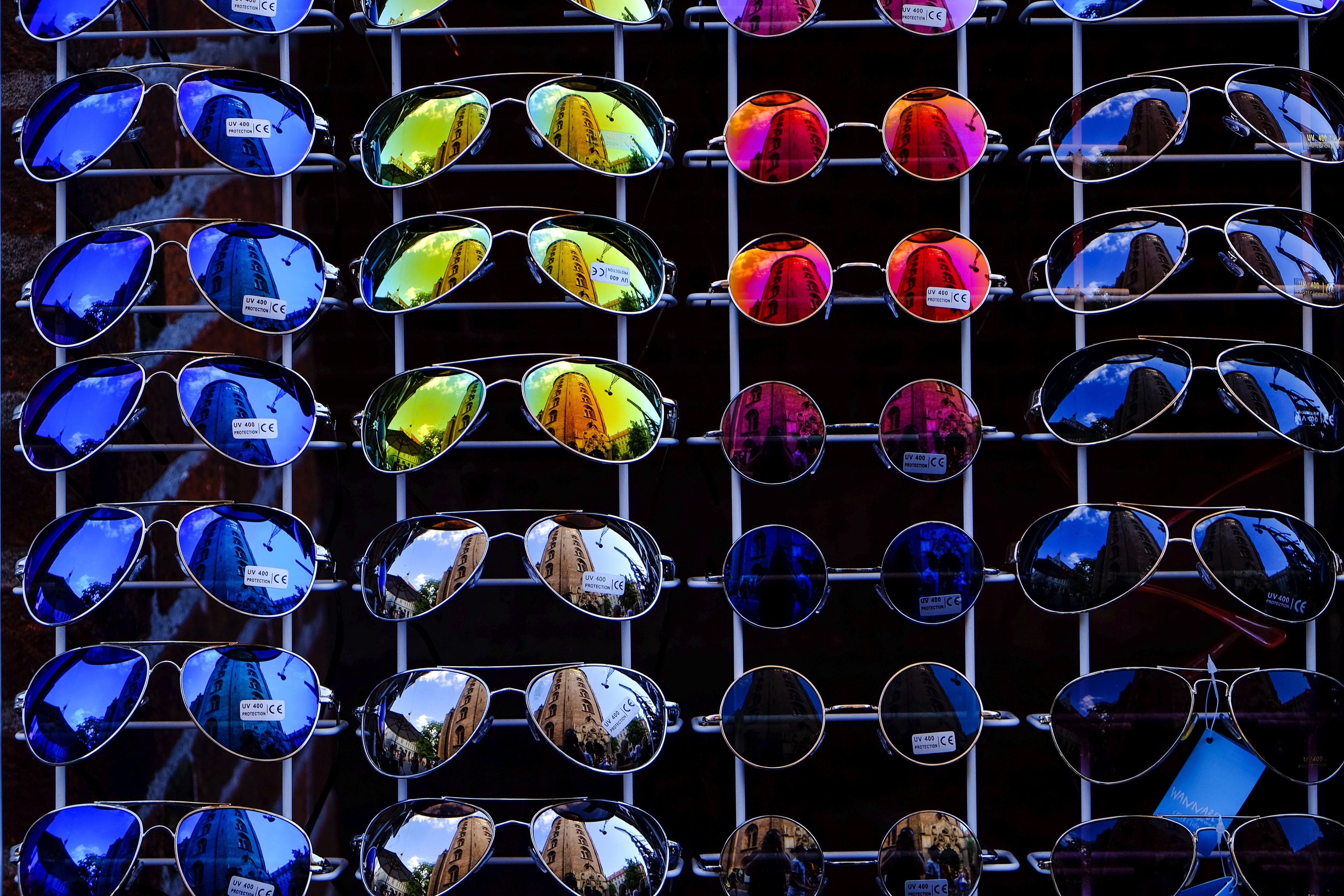 Many sunglasses with reflections HD Wallpaper
