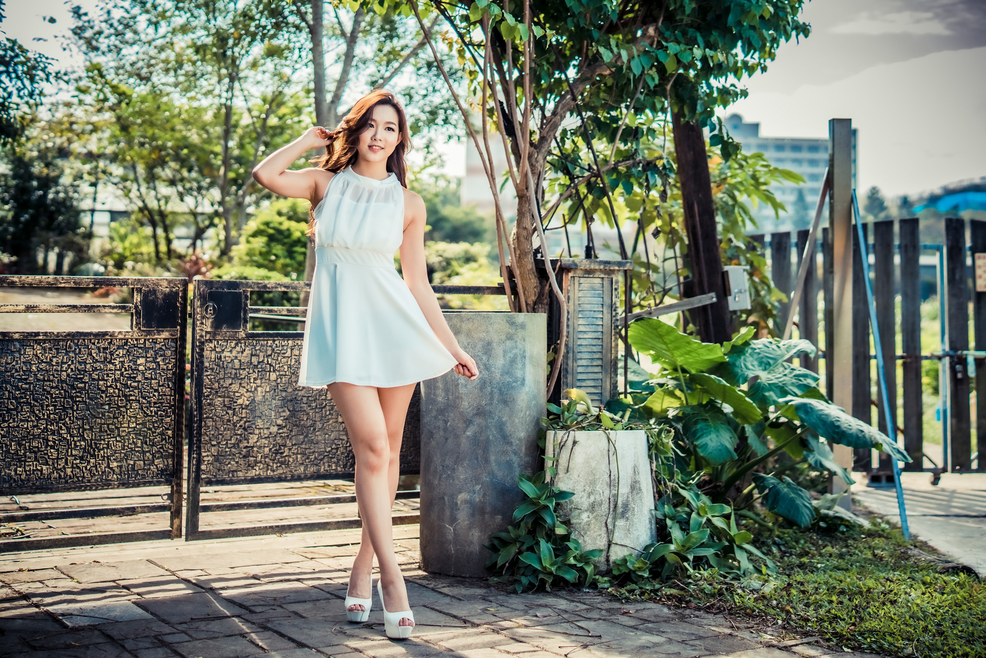 4K Asian Woman in White Dress Pose HD Wallpaper
