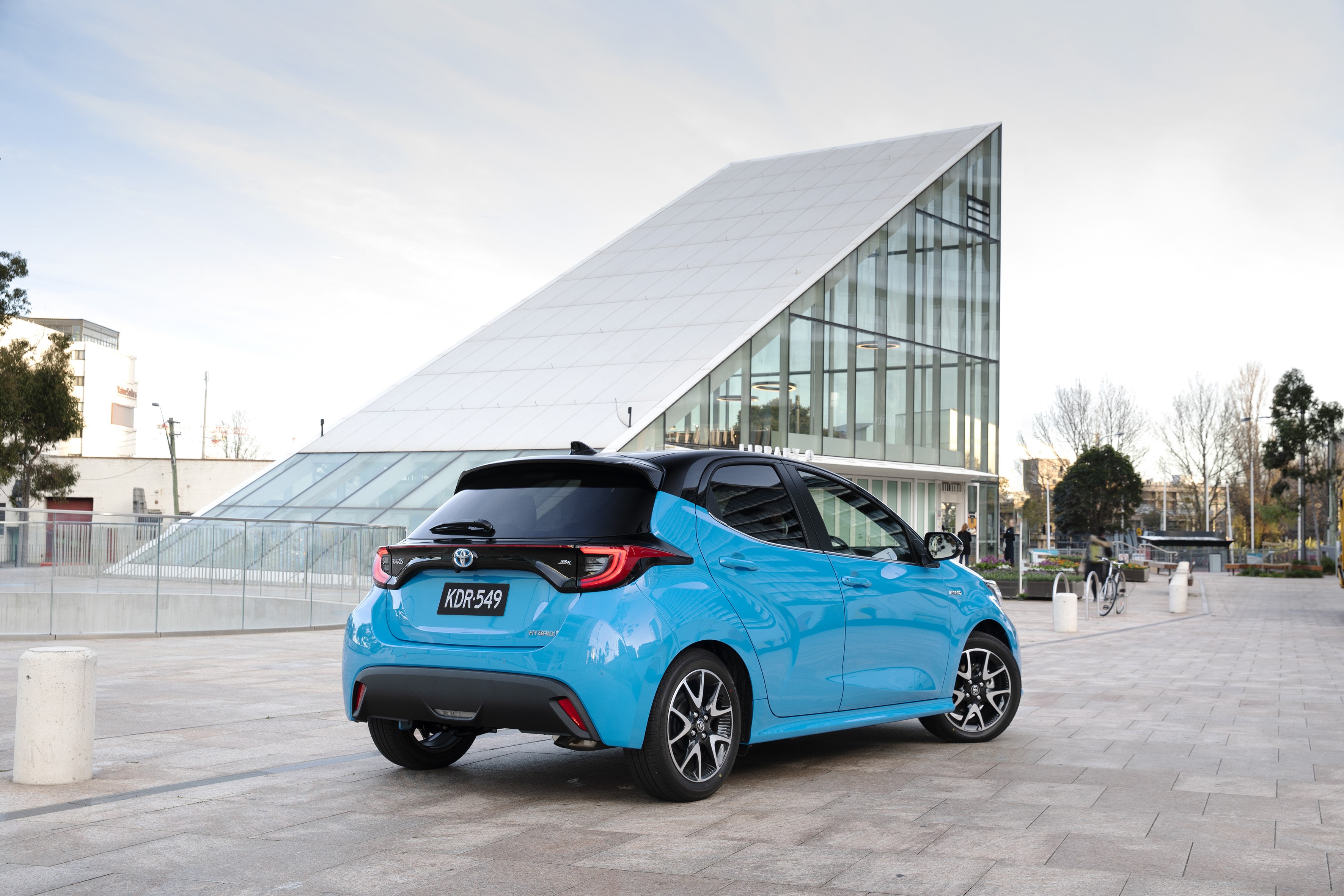 2020 Toyota Yaris ZR Hybrid in light blue metallic HD Wallpaper