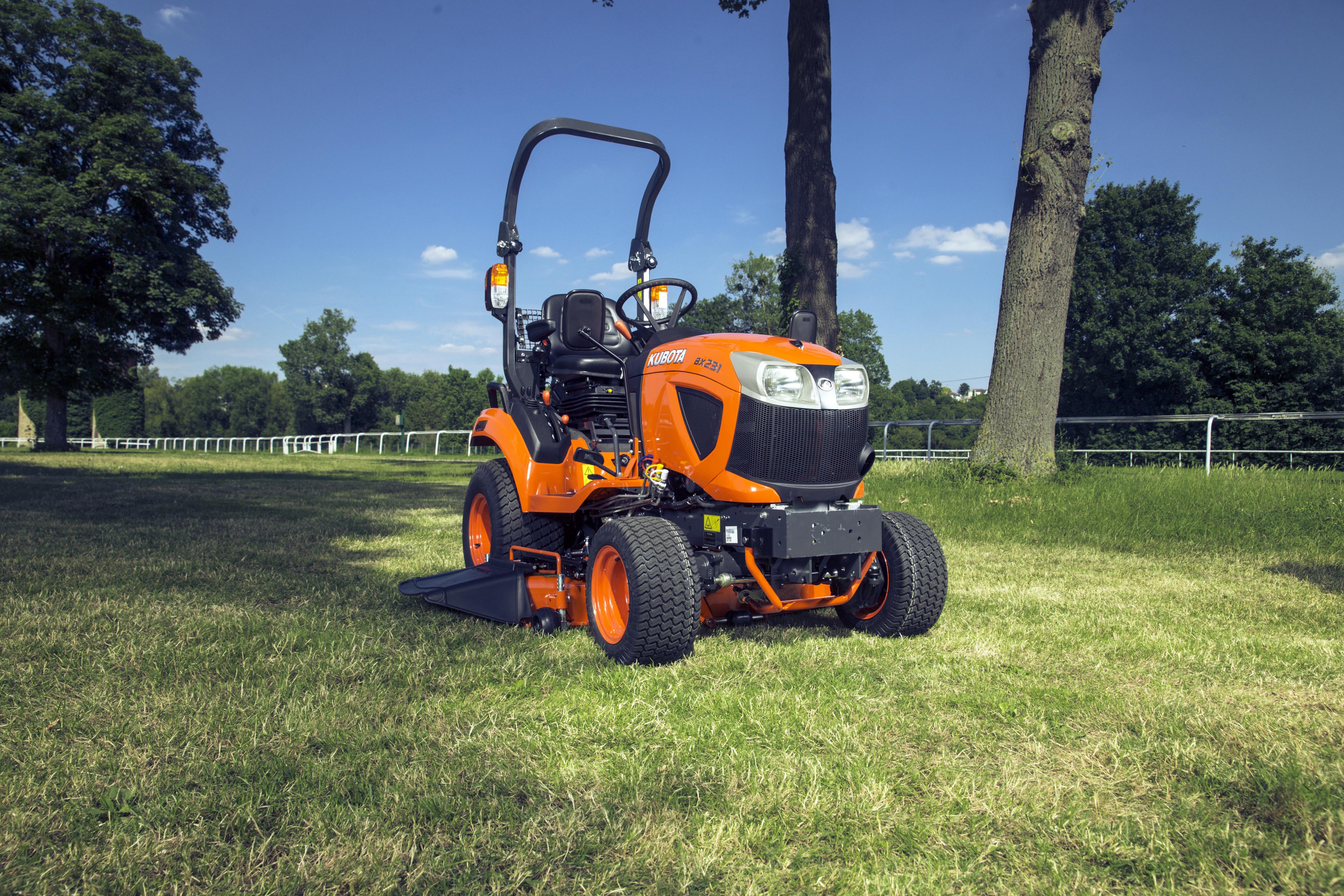 2018-20 Kubota BX231 tractor on grass HD Wallpaper