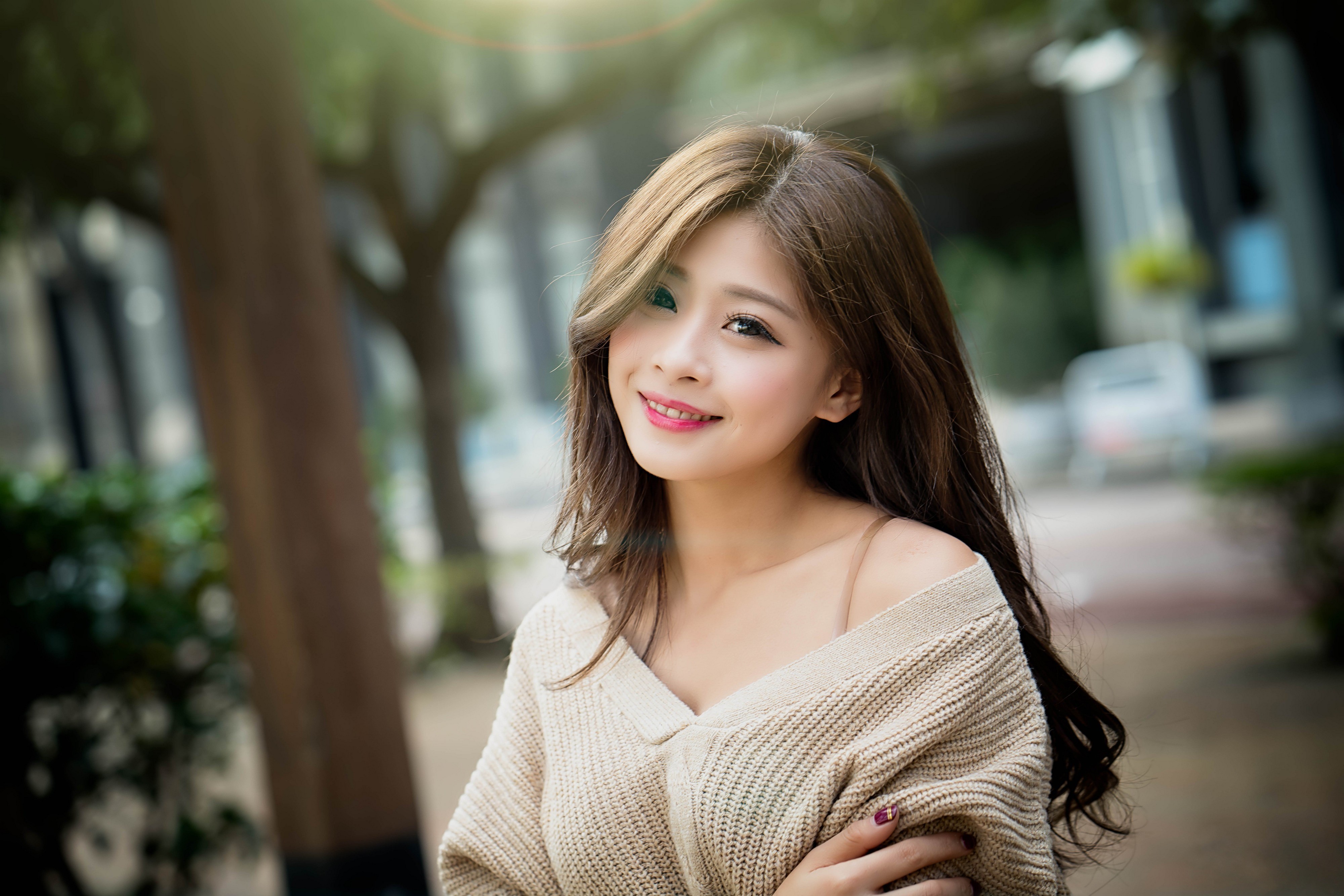 Asian woman with brown hair smiling HD Wallpaper