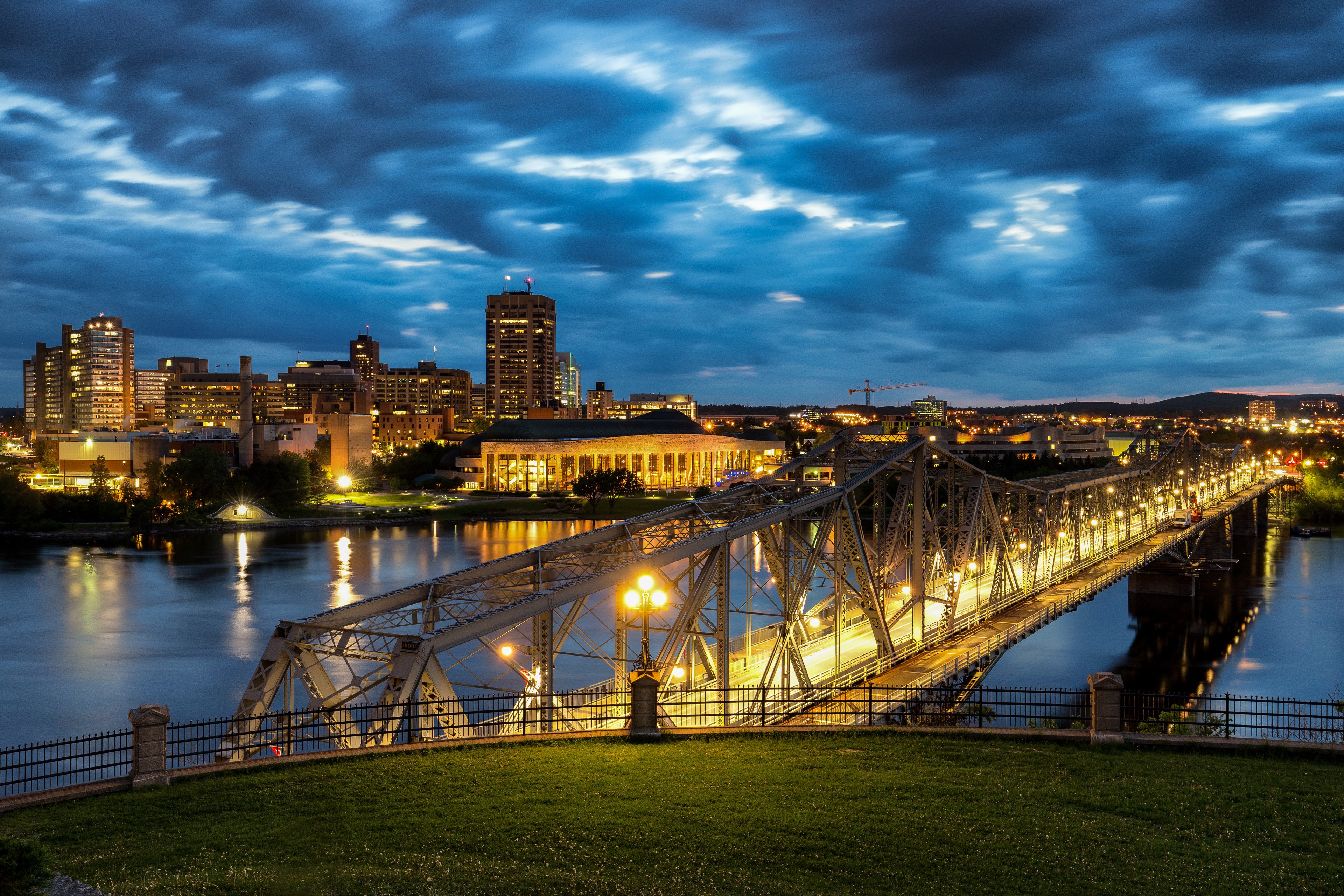 Alexandra Bridge over Ottawa River at Dusk HD Wallpaper