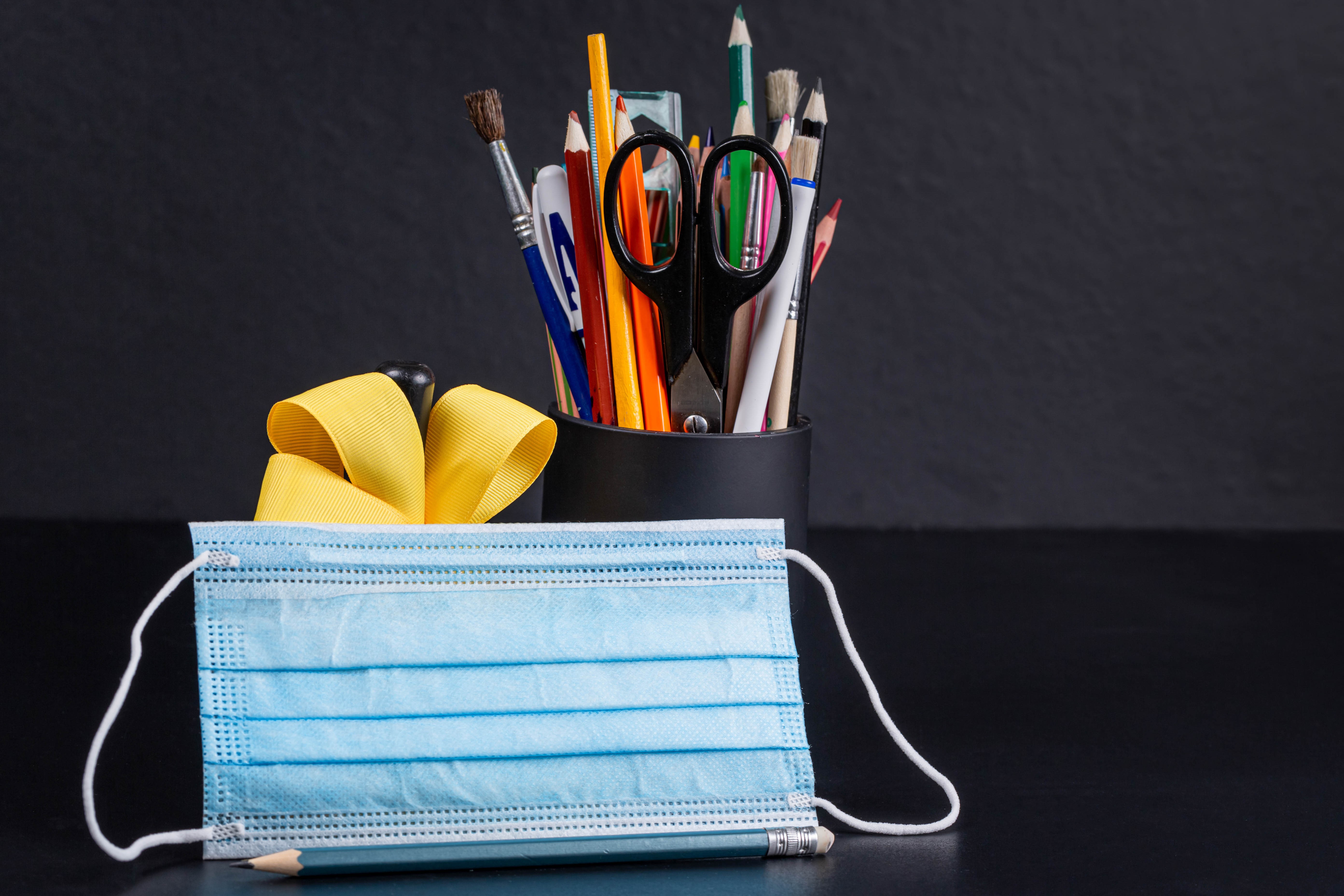 Face mask with art supplies and pencil HD Wallpaper