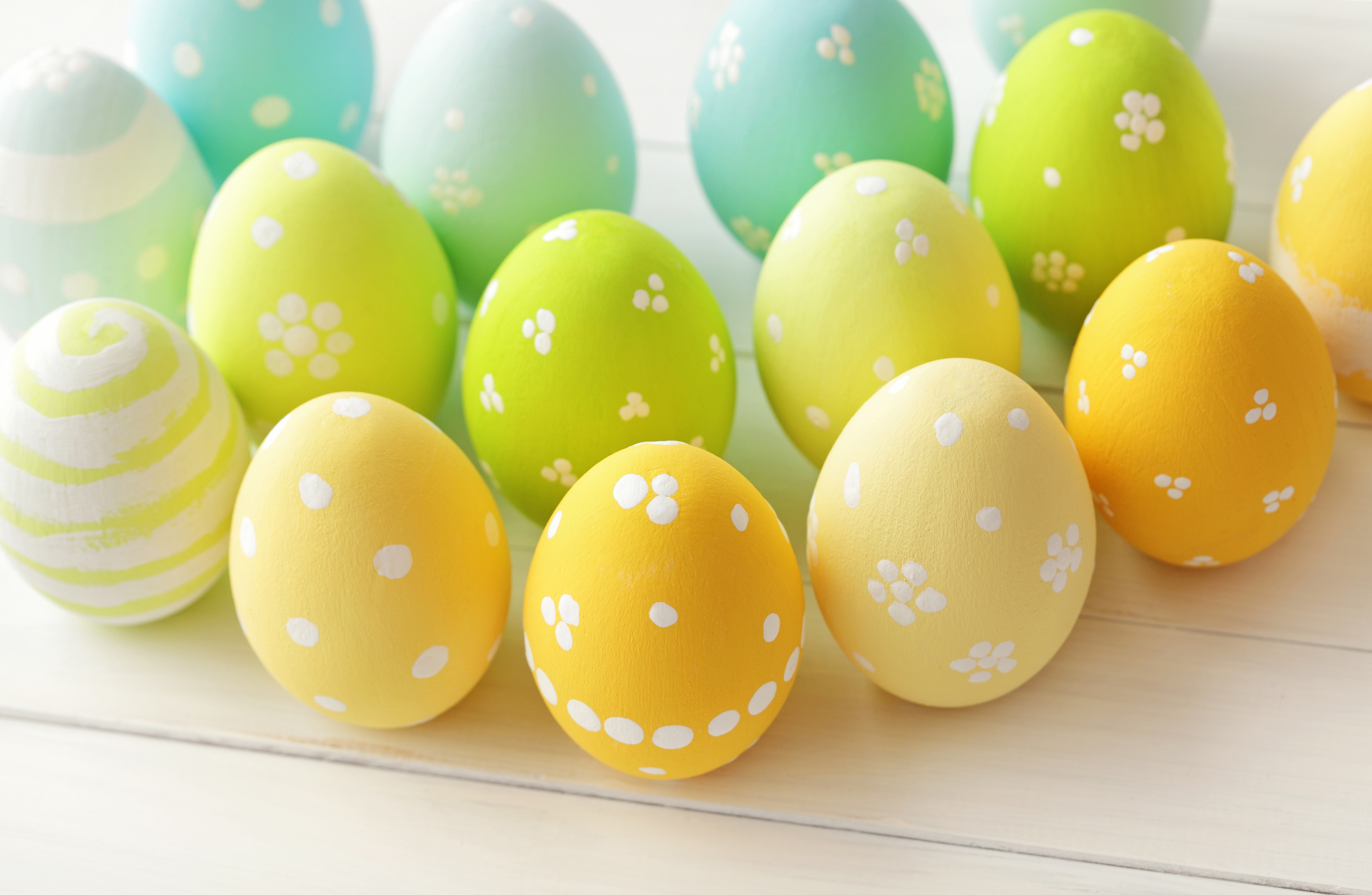 Easter Eggs with Floral and Polka Dot Designs HD Wallpaper