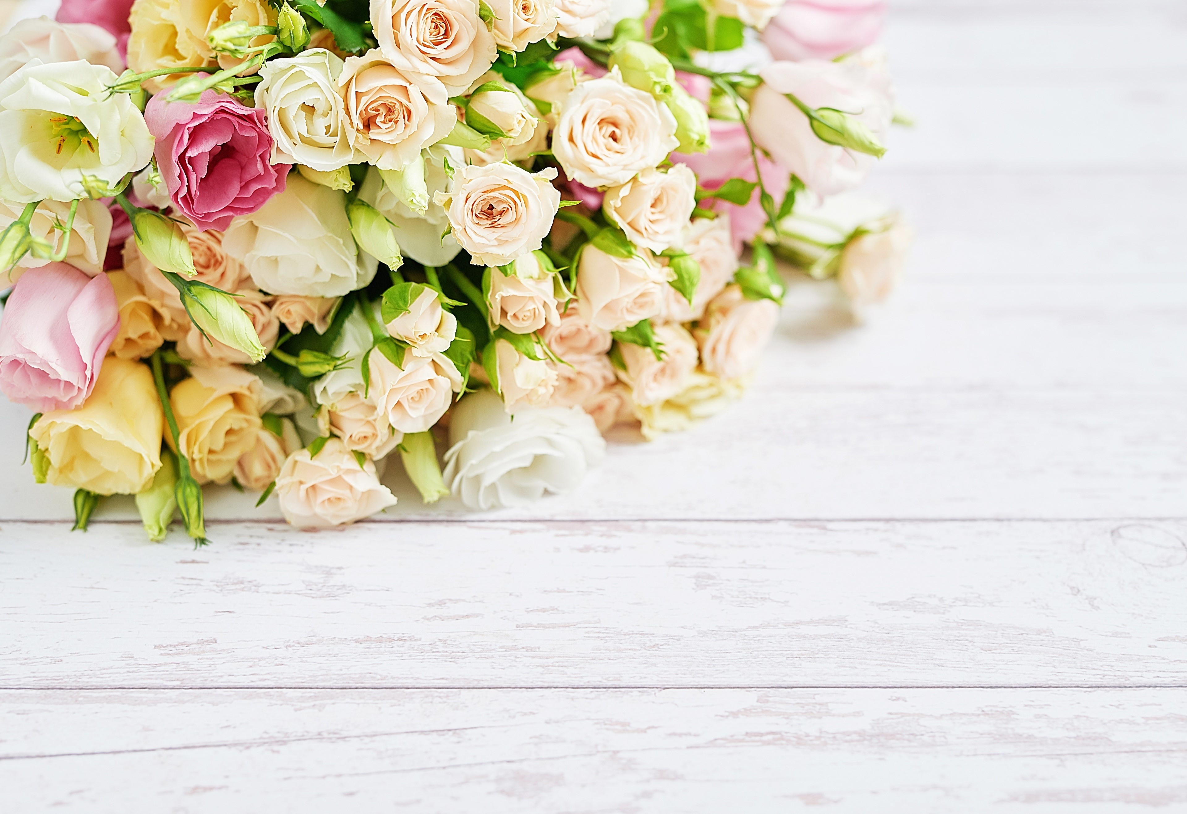 Roses and Eustoma Bouquets on Wood Planks HD Wallpaper