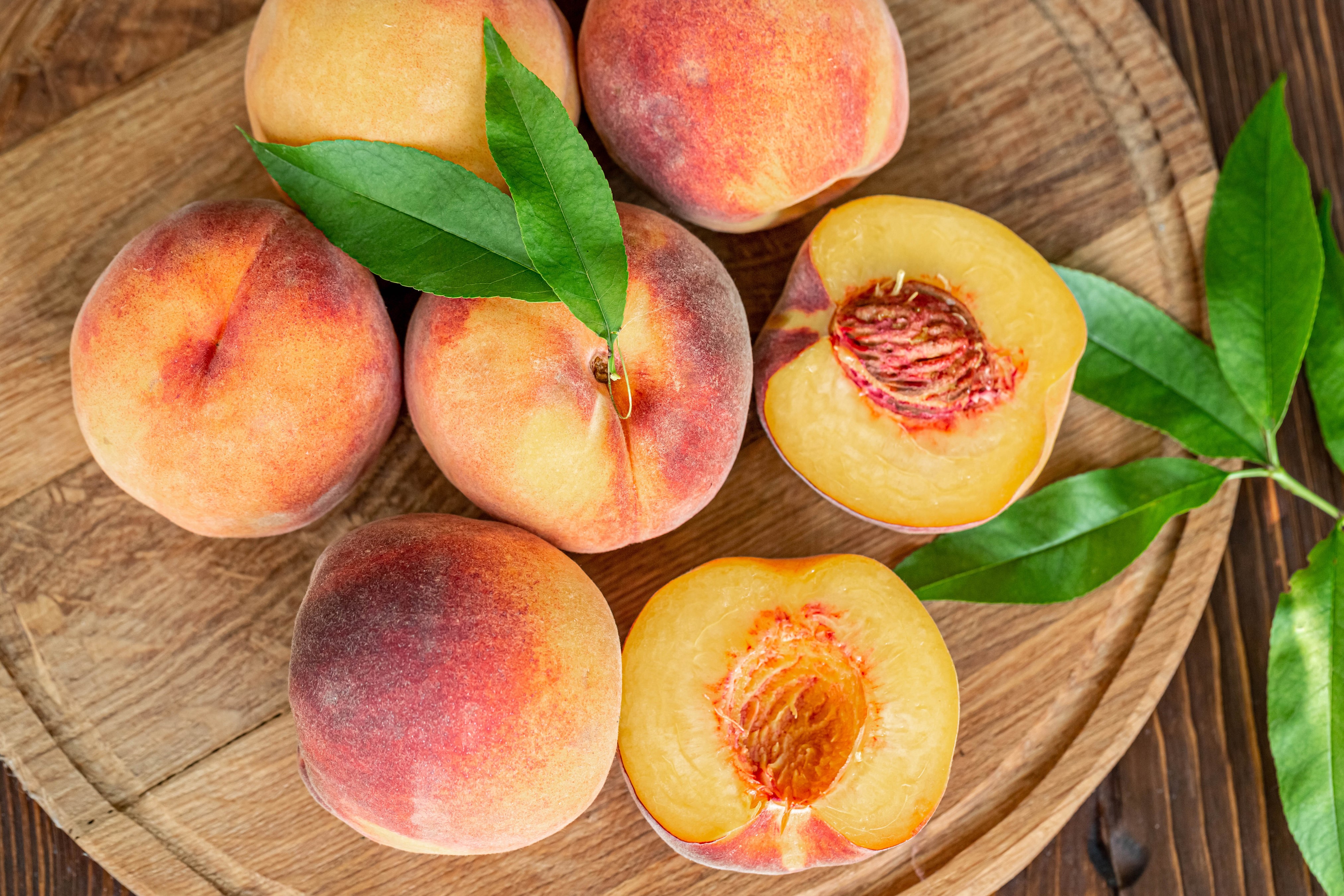 Peaches on a Cutting Board HD Wallpaper