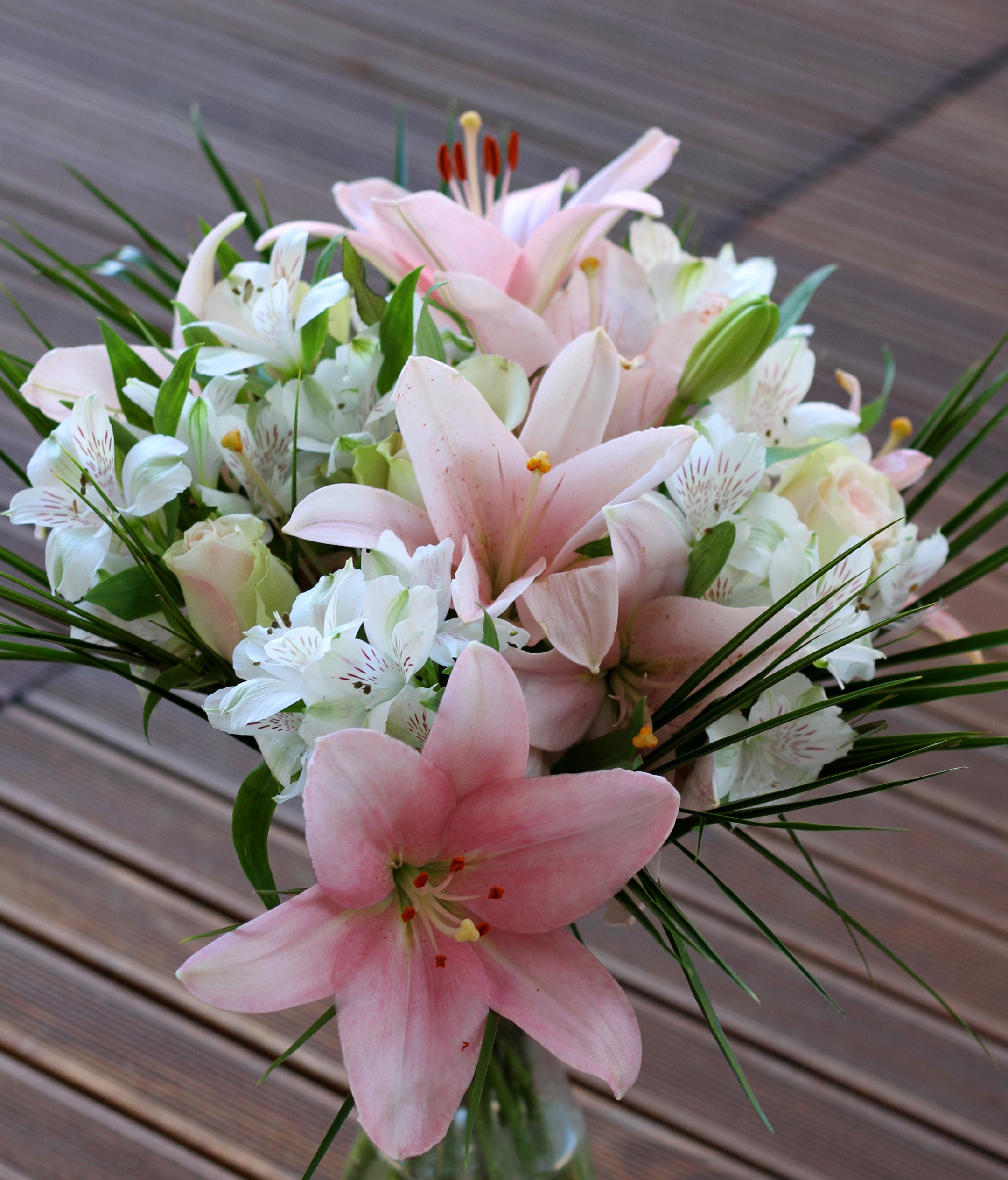Bouquet of Pink Lilies and White Alstroemeria HD Wallpaper