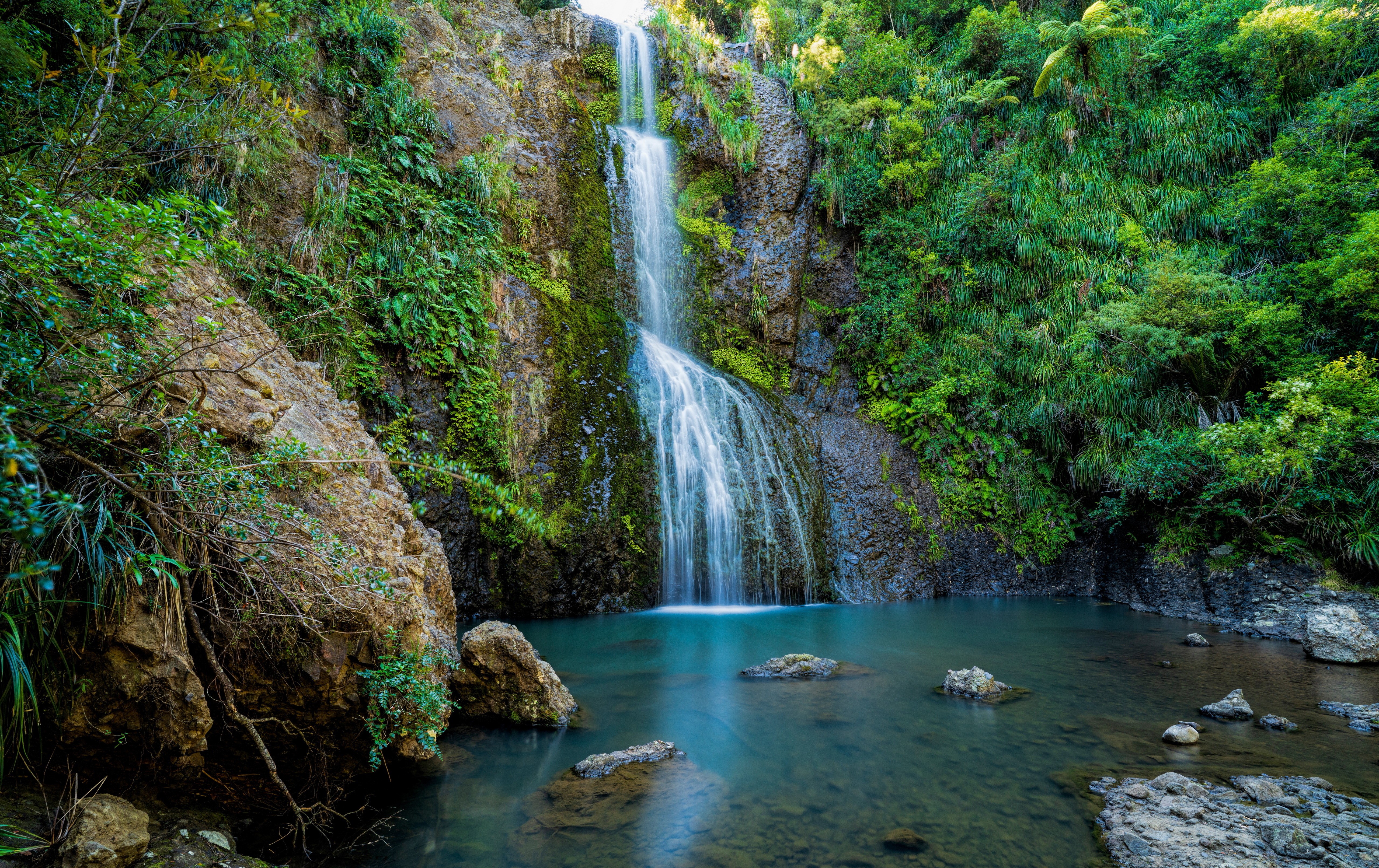 Kitekite Falls Waterfall in New Zealand 4K HD Wallpaper