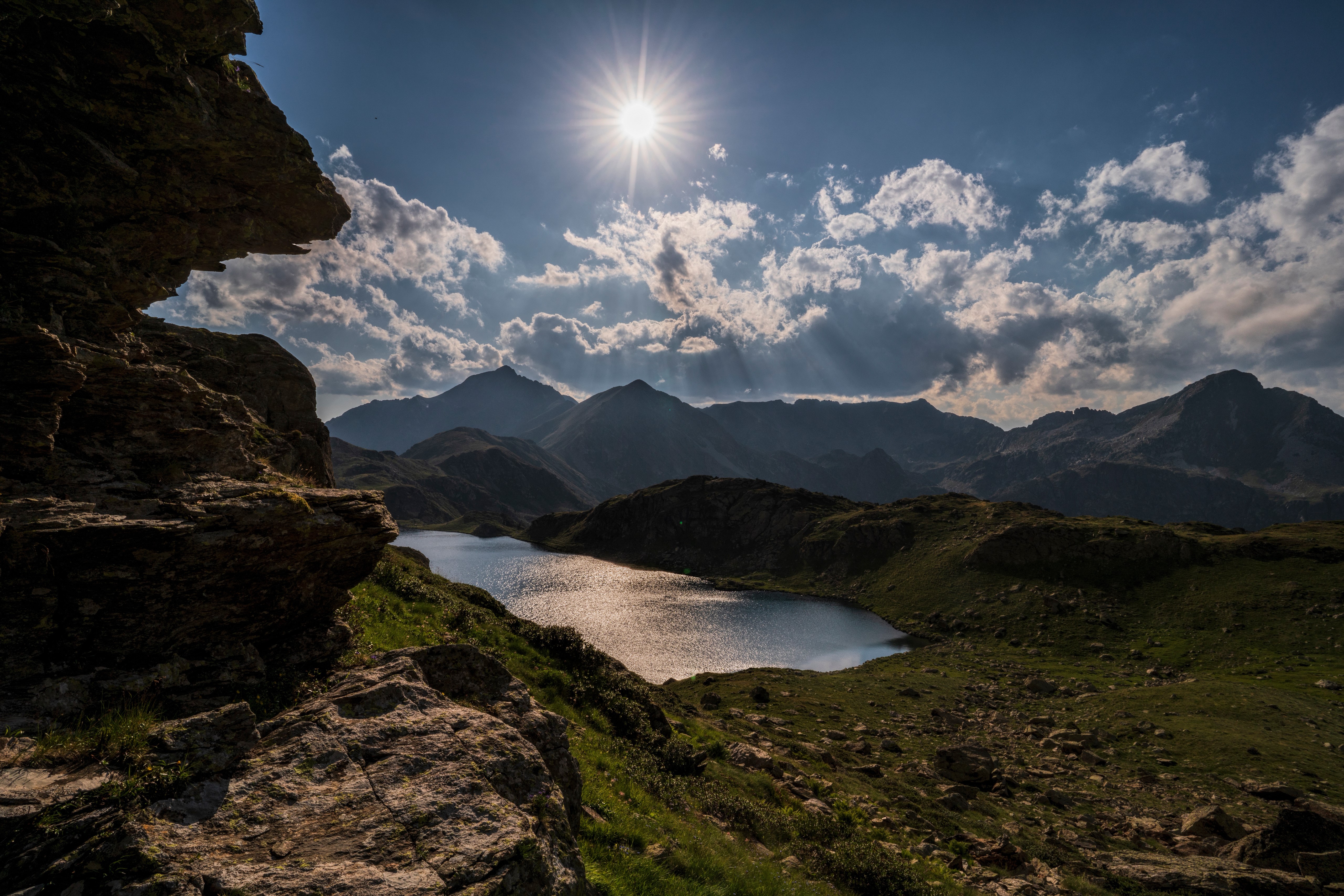 Lake and Mountains in France under the Sun HD Wallpaper