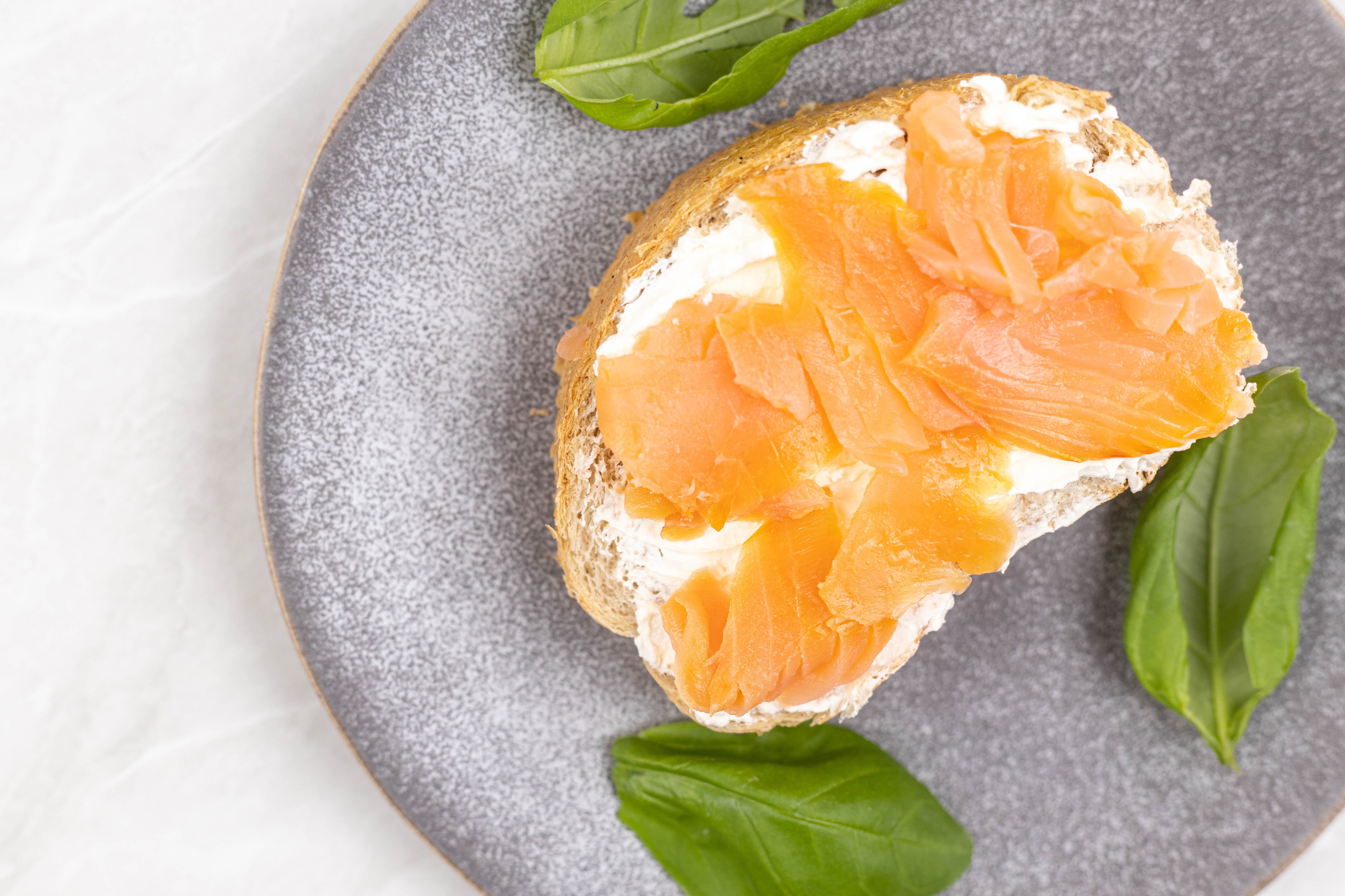 Smoked salmon on toast with cream cheese and greens HD Wallpaper