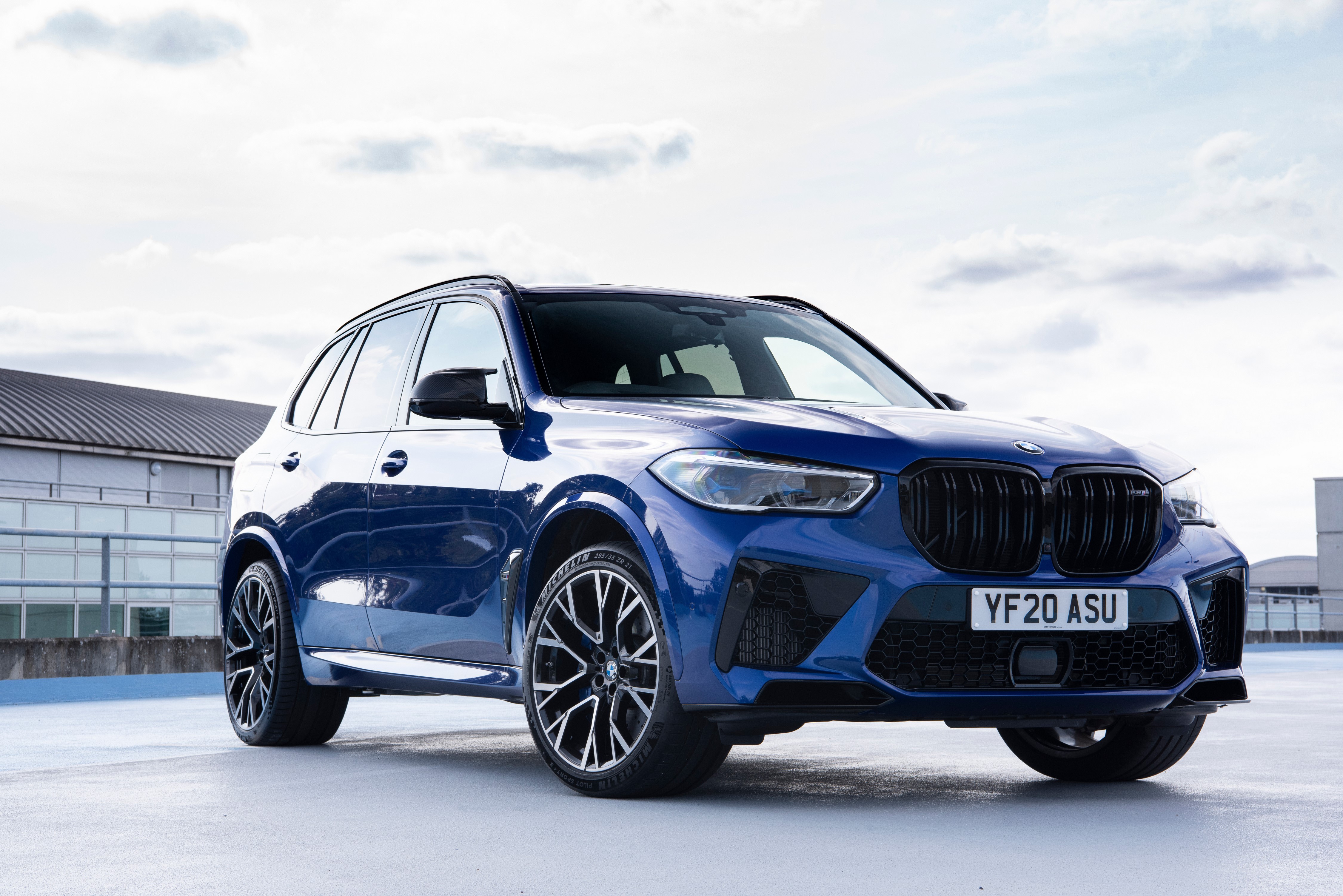 4K BMW X5 M Competition UK-spec (F95) Blue Metallic HD Wallpaper