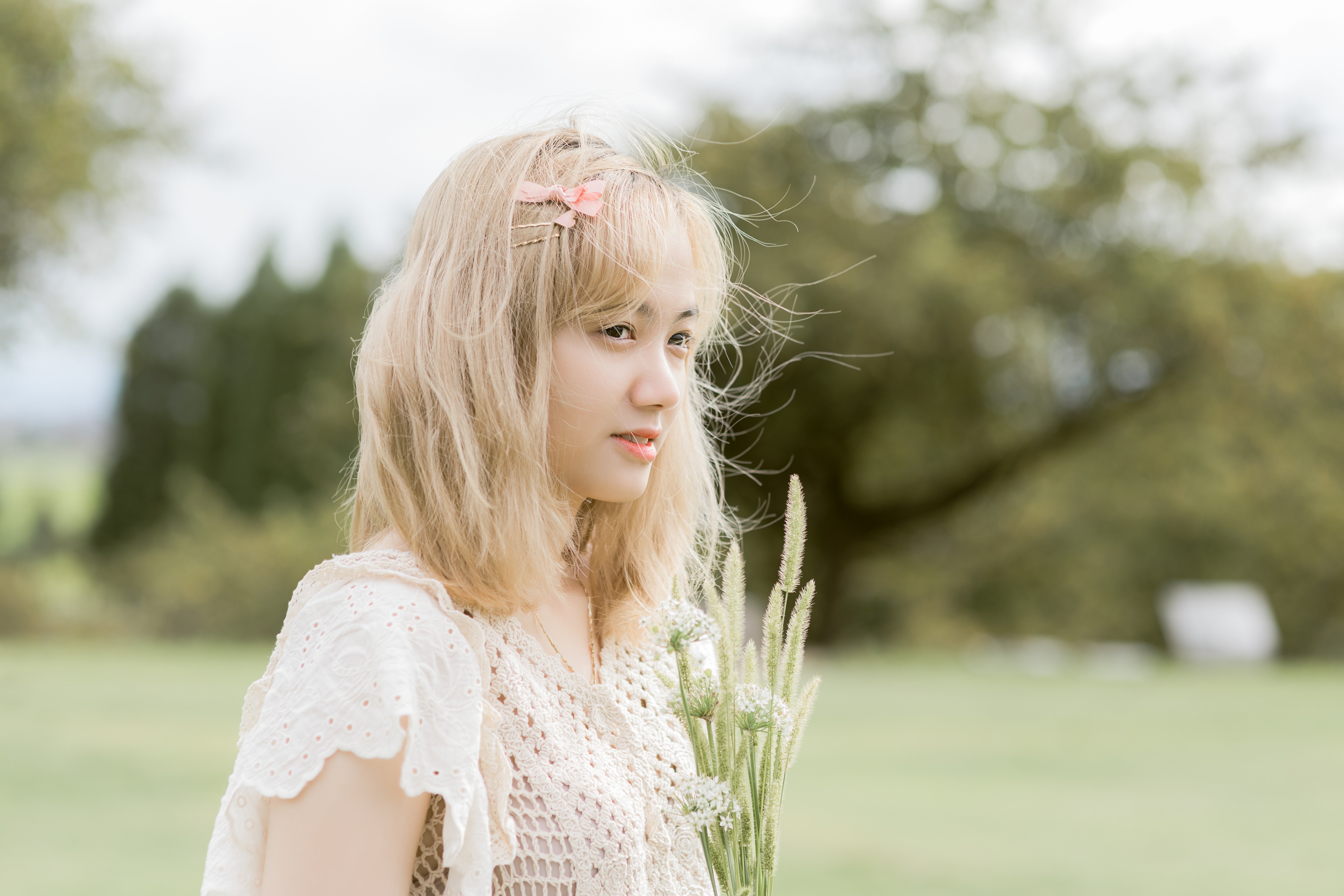 Blonde Asian girl with flowers HD Wallpaper