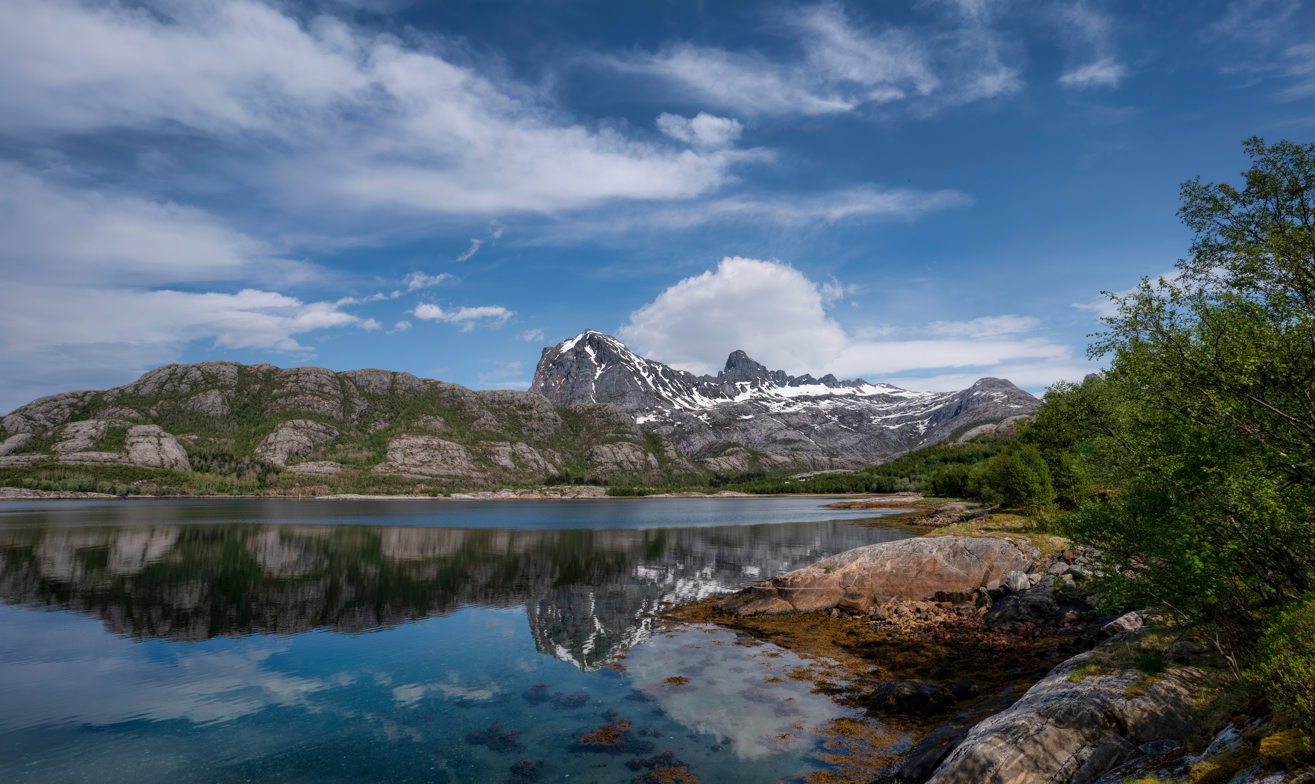 Mountains and lake reflection in Jektvik, Norway HD Wallpaper