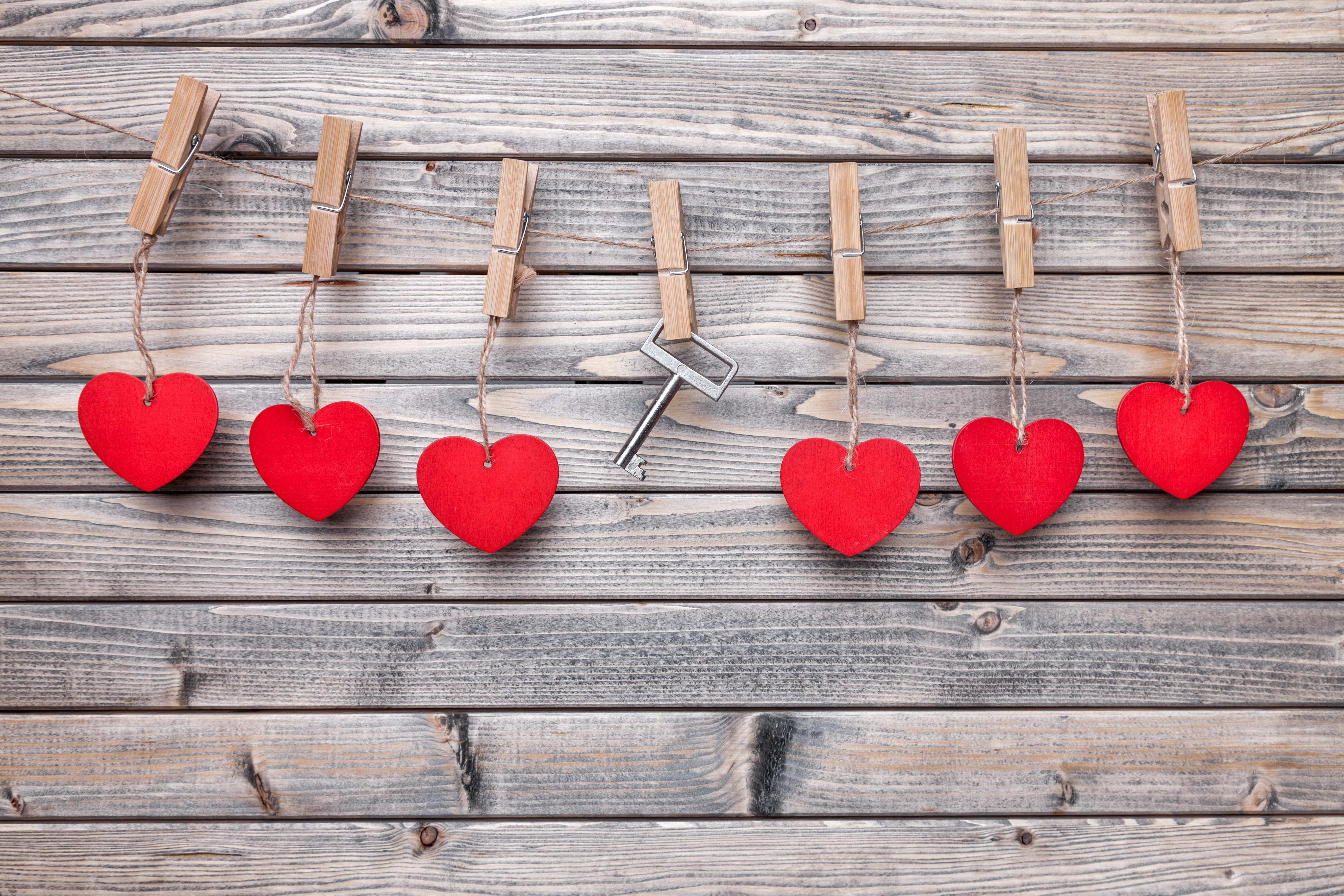 Red Hearts and Key on Clothespins HD Wallpaper