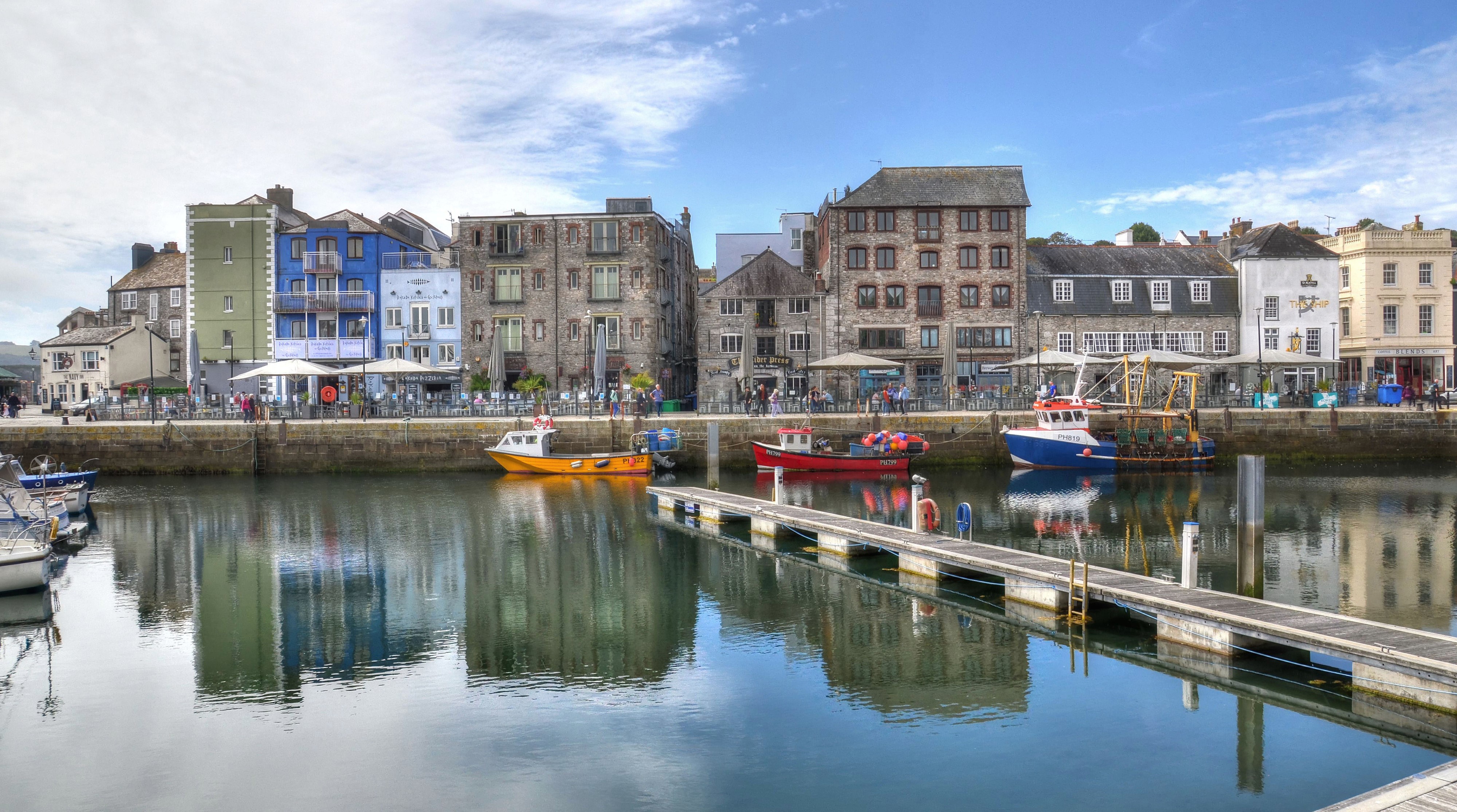 Barbican Marina with Colorful Buildings and Boats HD Wallpaper