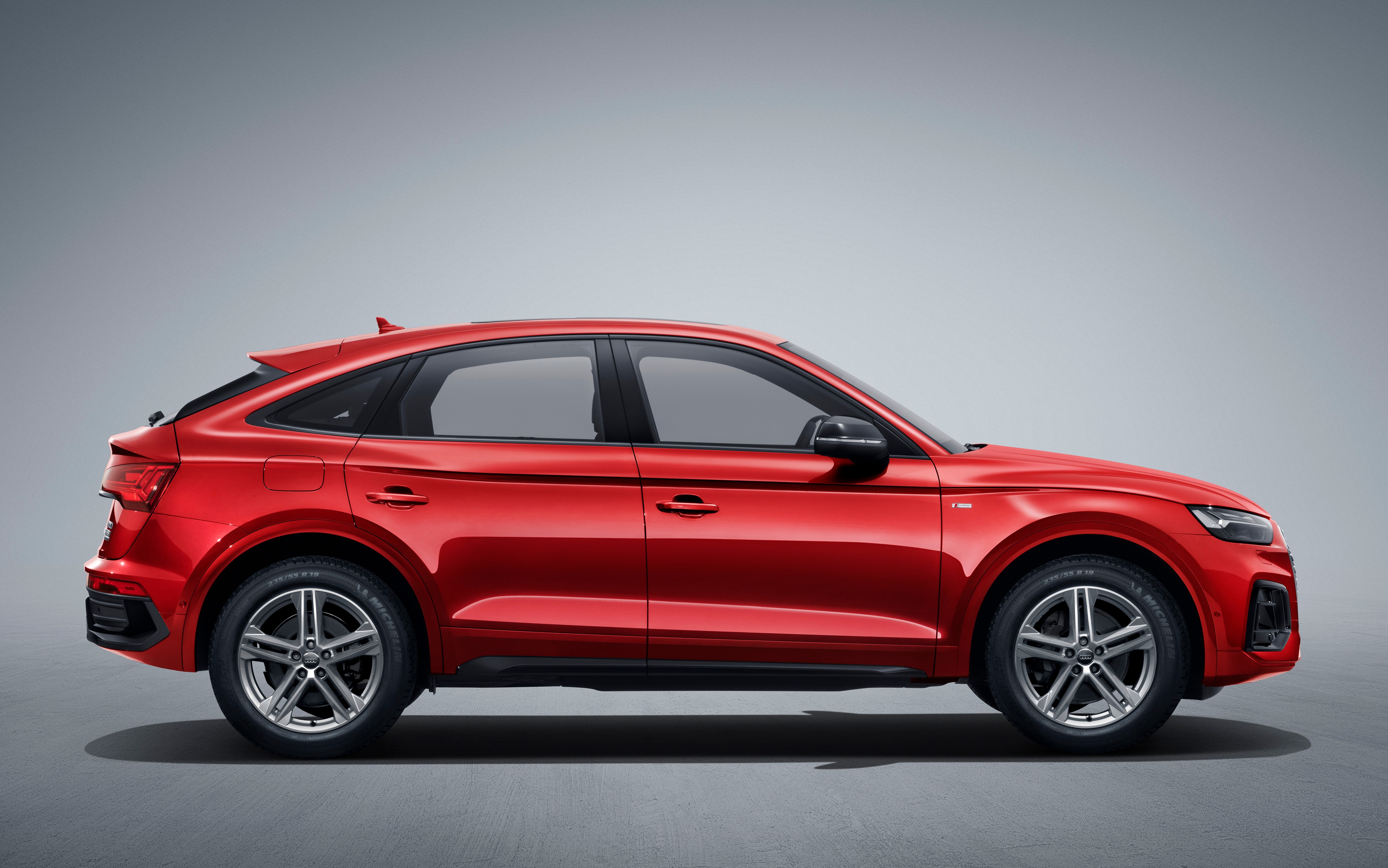 Audi Q5L Sportback 45 TFSI quattro S line Crossover HD Wallpaper