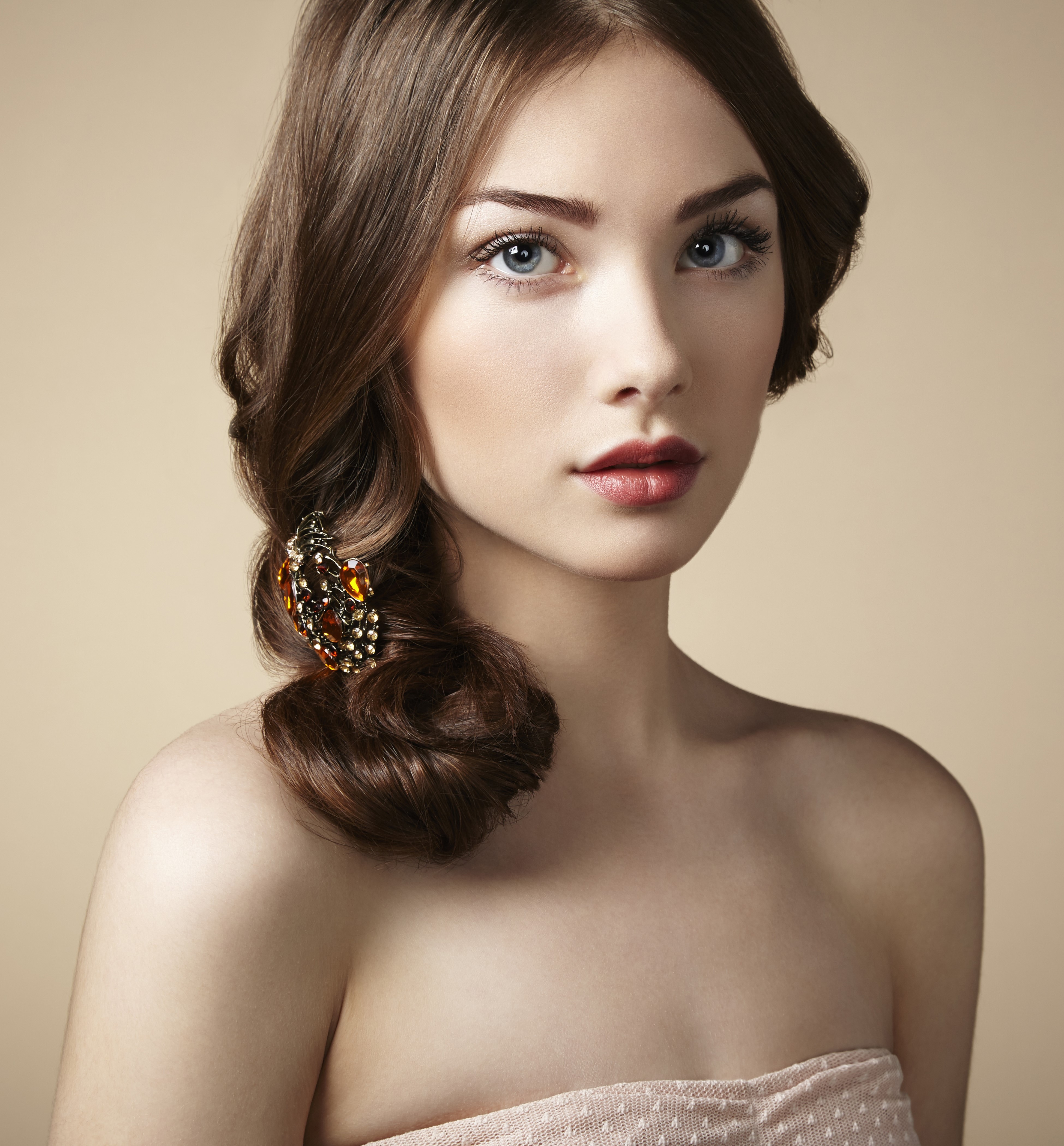 Woman with brown hair and jewelry HD Wallpaper