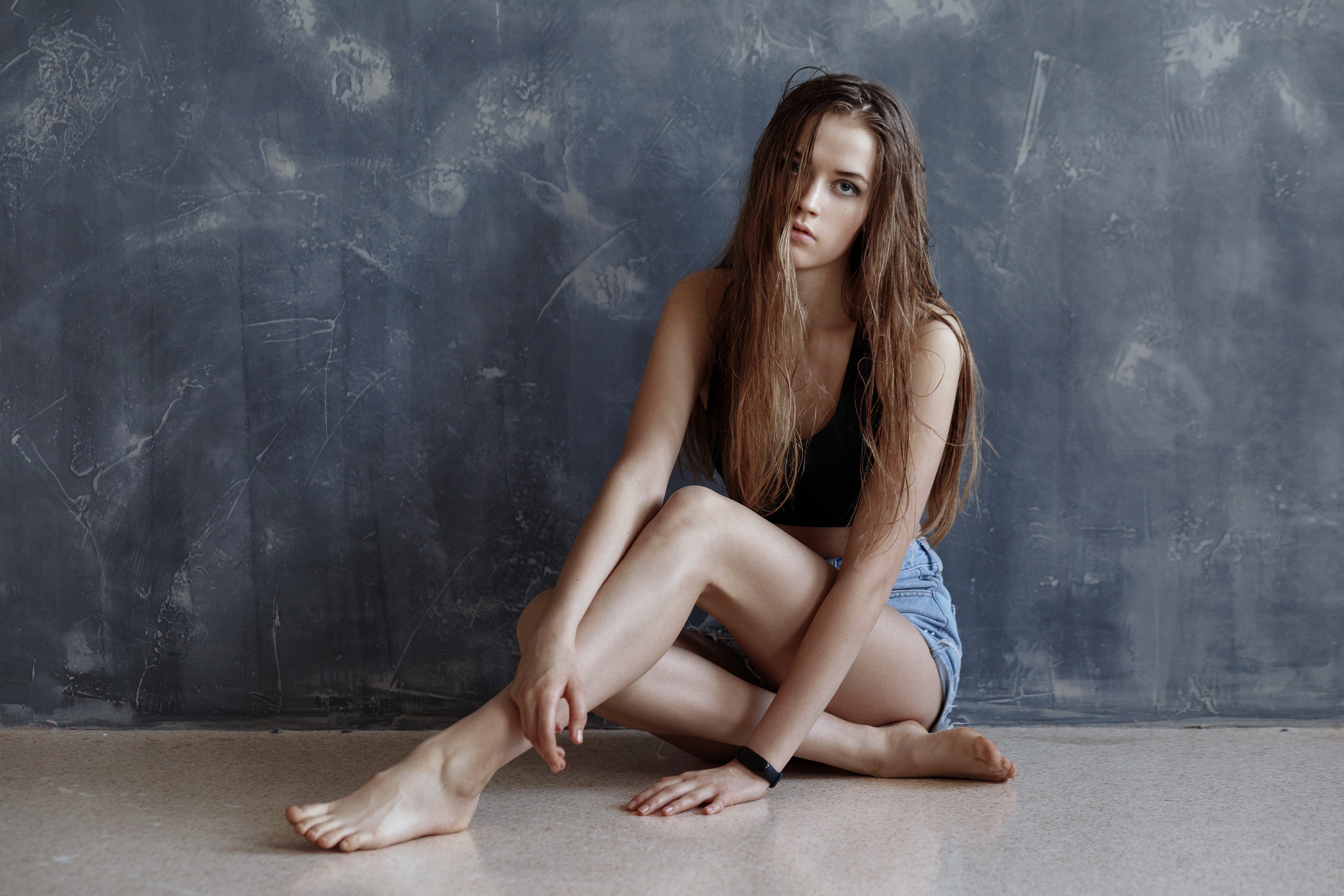 Diana Evgeniy Bulatov Sitting Legs Glance 4K HD Wallpaper