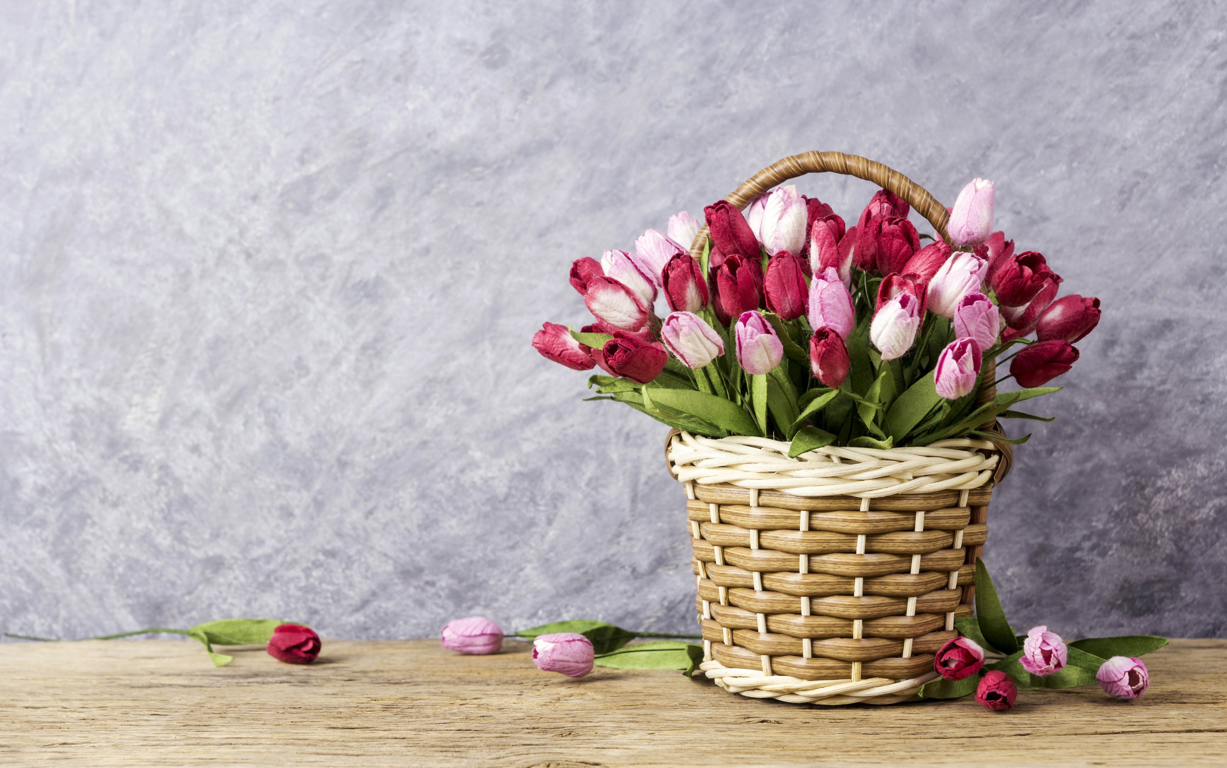 Tulips in a Wicker Basket HD Wallpaper