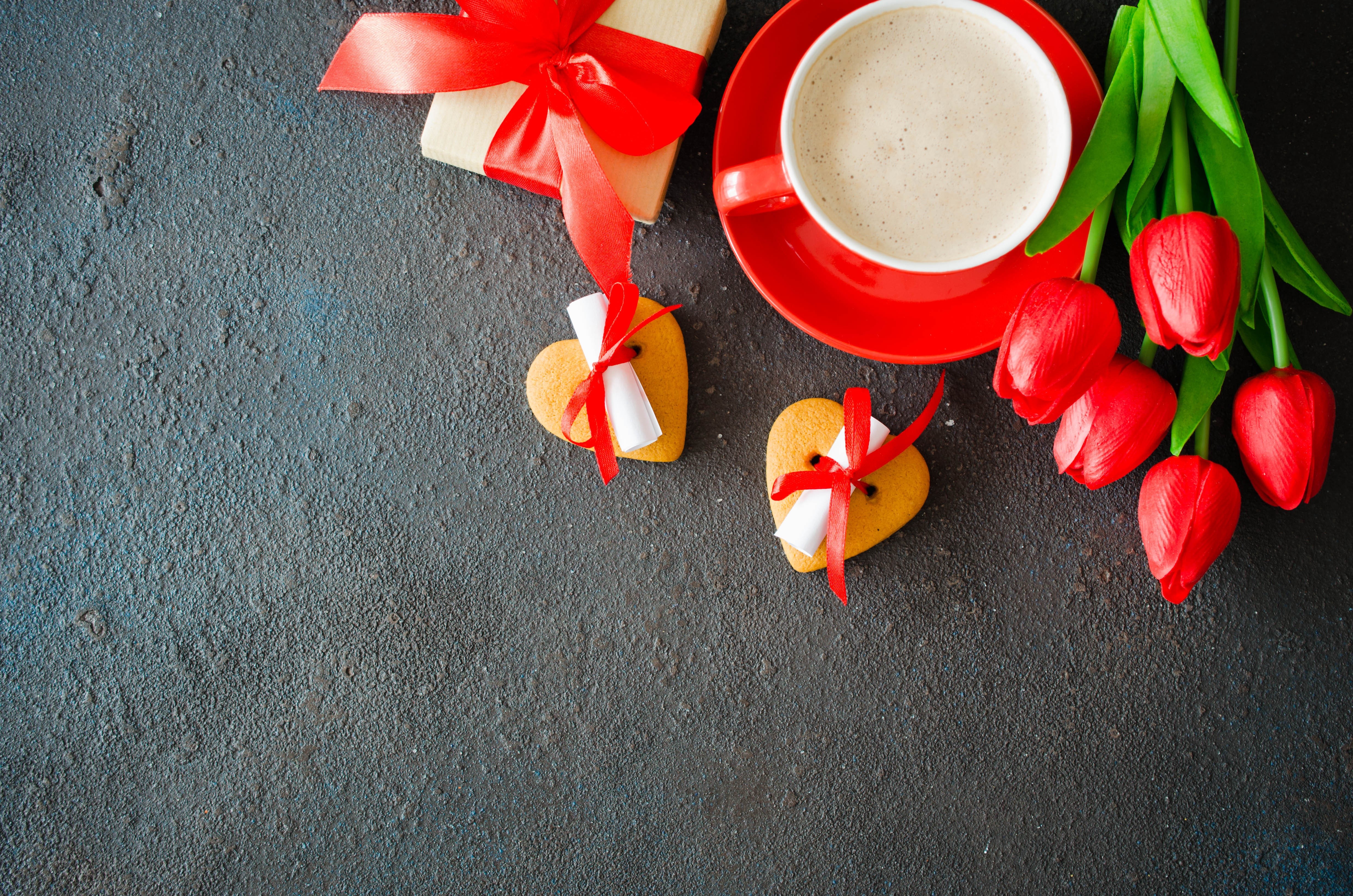 Valentine's Day gift with coffee and tulips HD Wallpaper