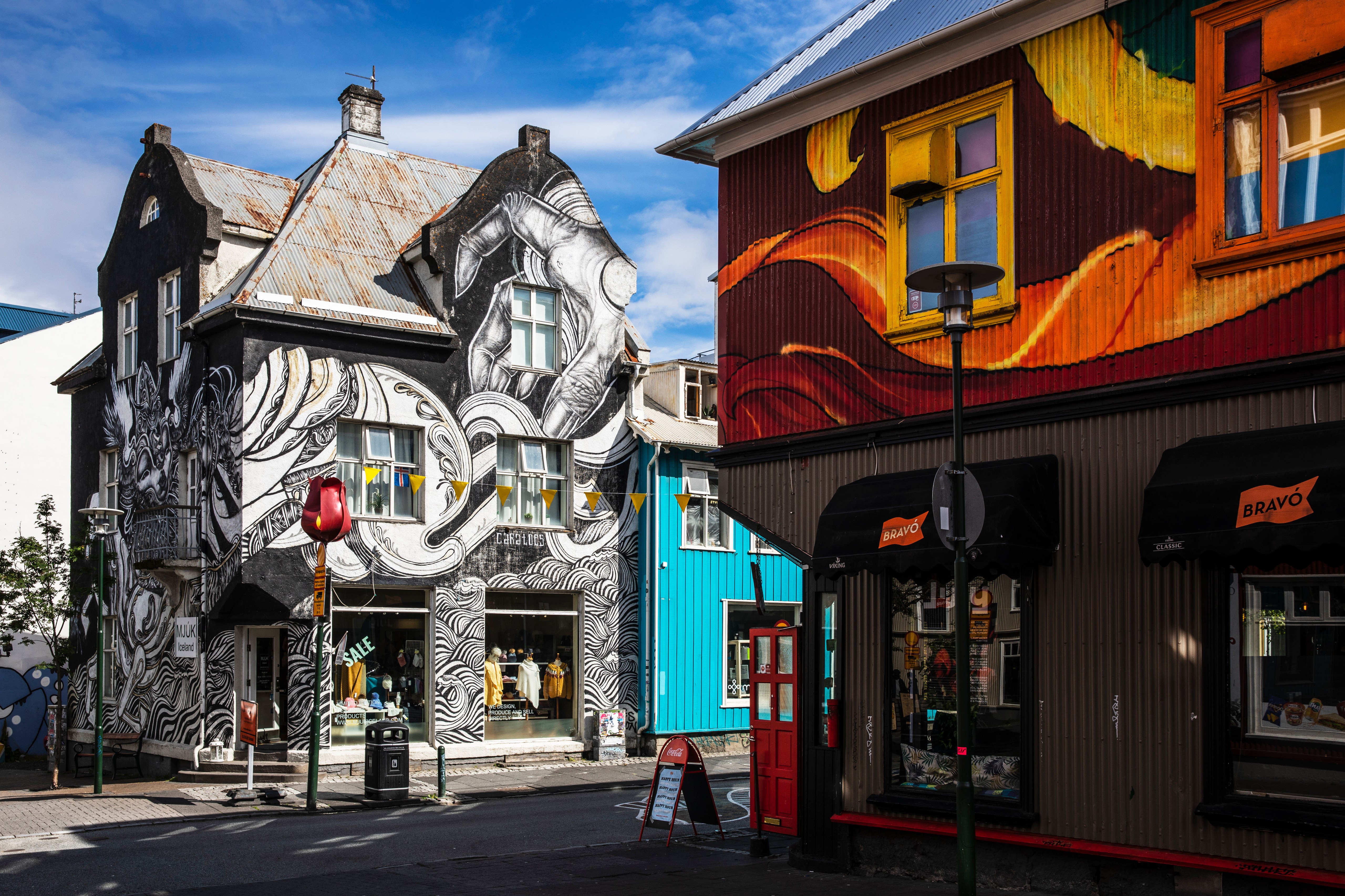 Graffiti Houses in Reykjavik, Iceland HD Wallpaper