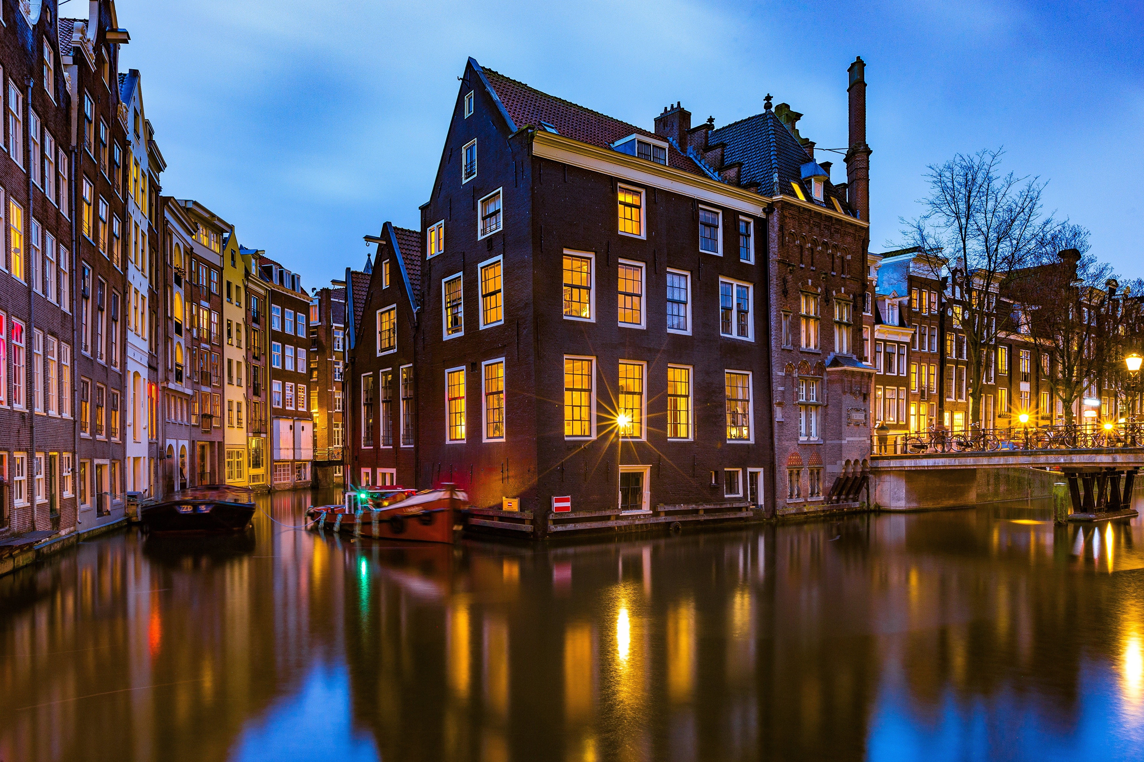 4K Amsterdam Canal Houses and Bridge at Dusk HD Wallpaper