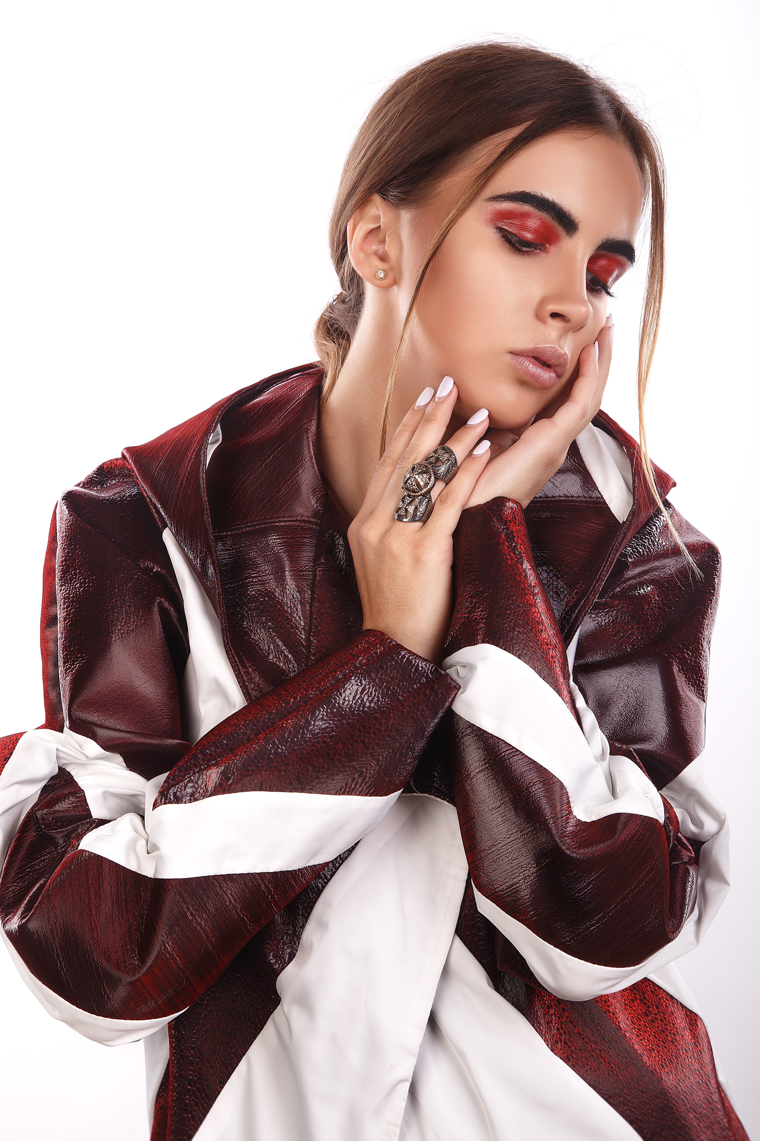 Model Alisa in a red and white jacket HD Phone Wallpaper