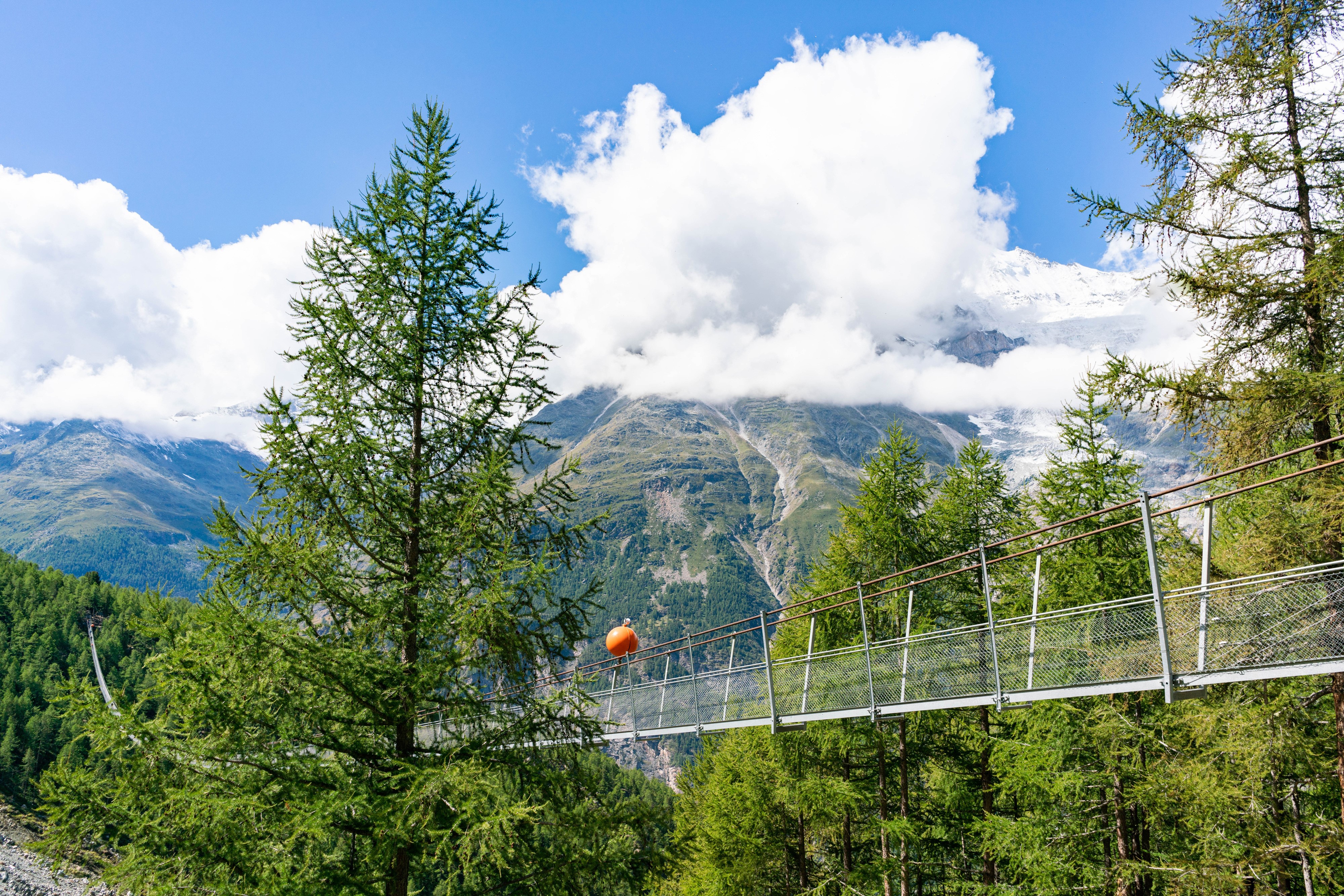 Charles Kuonen Suspension Bridge, Switzerland HD Wallpaper
