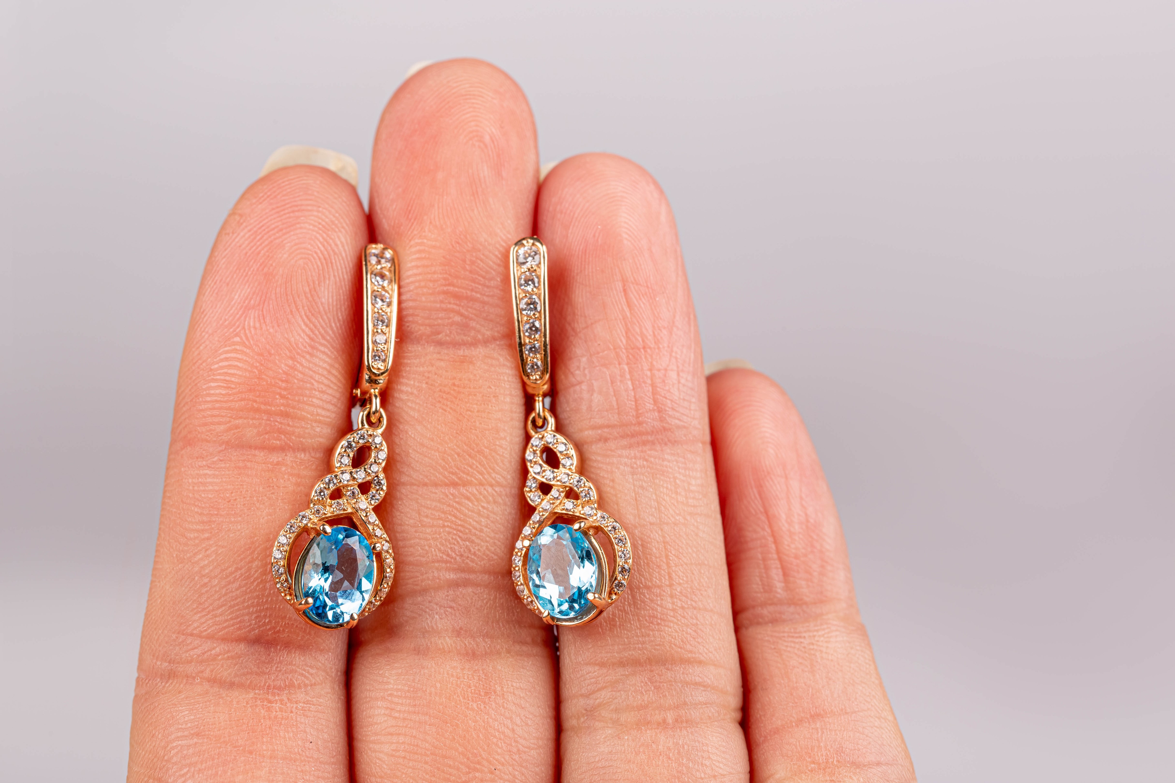 4K Earrings with Blue Gemstones and Diamonds HD Wallpaper