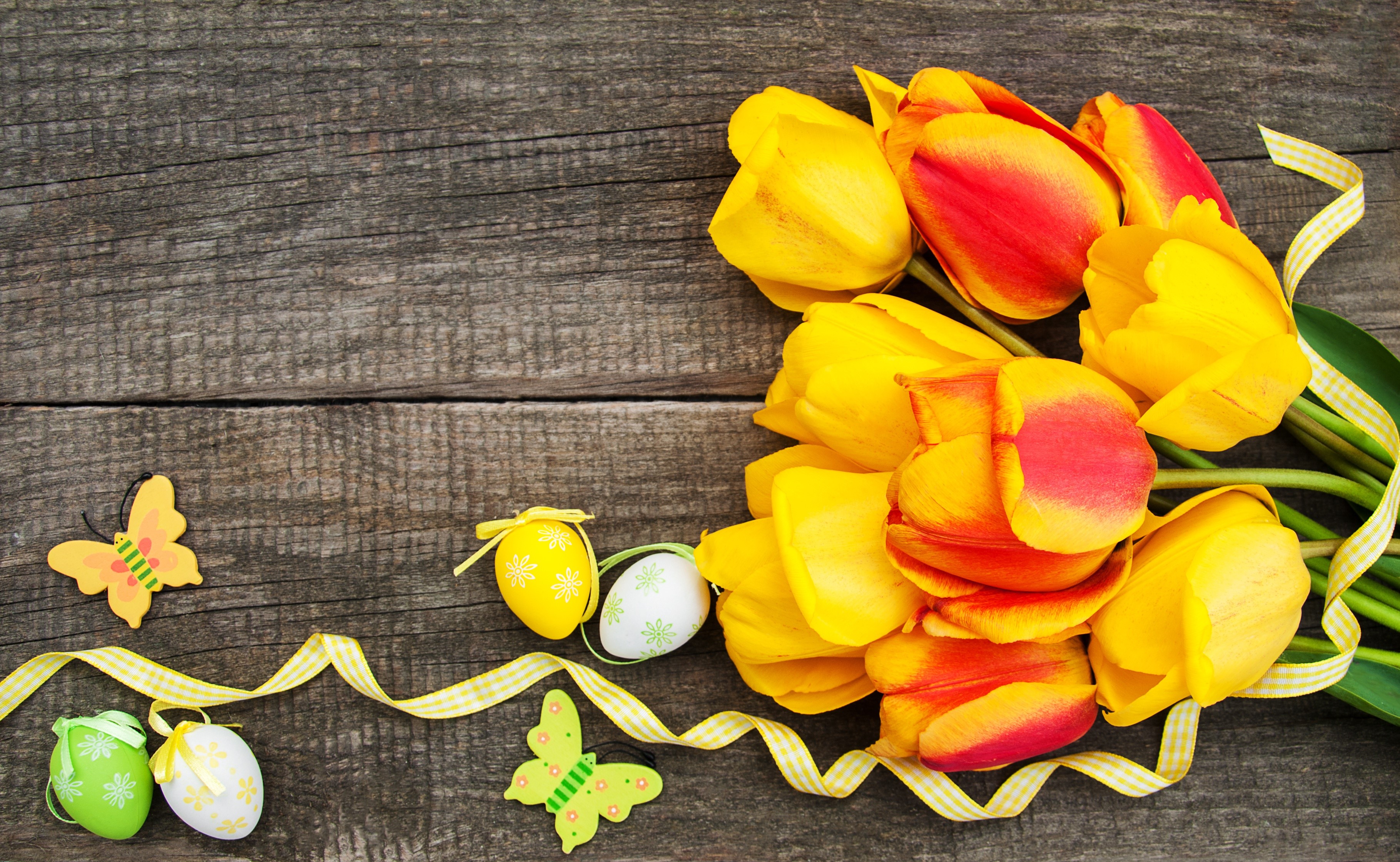 Easter Tulips and Eggs on Wood HD Wallpaper