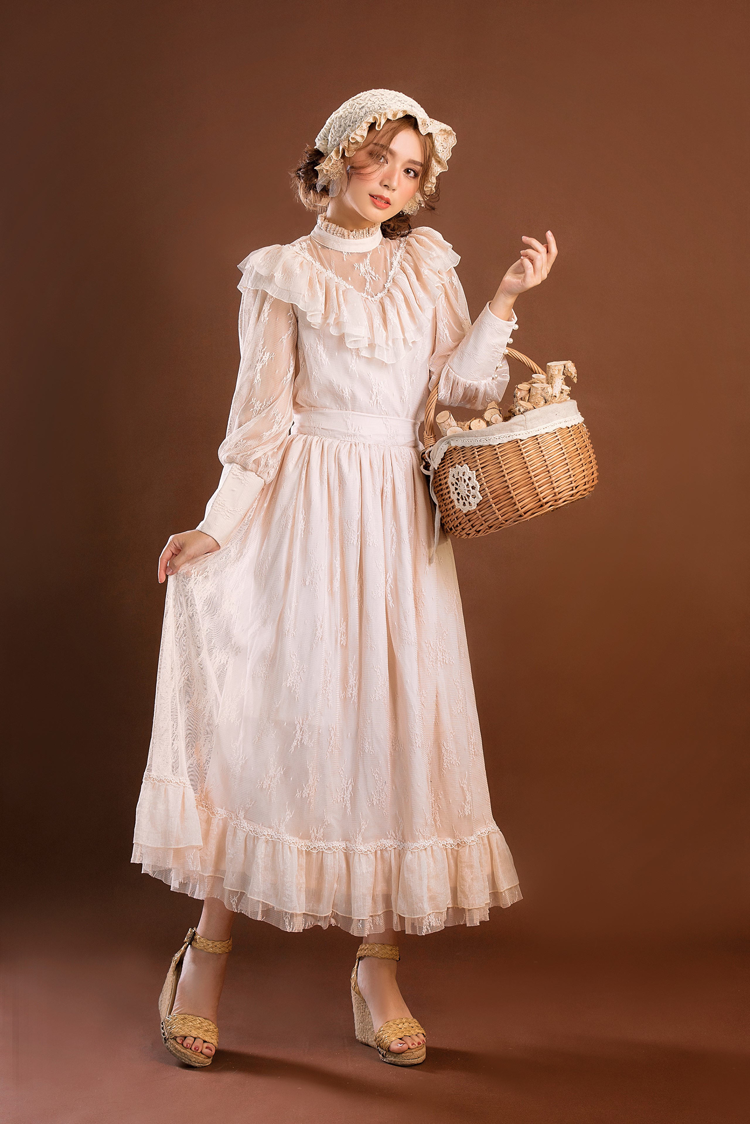 Asian woman in retro dress holding wicker basket HD Phone Wallpaper