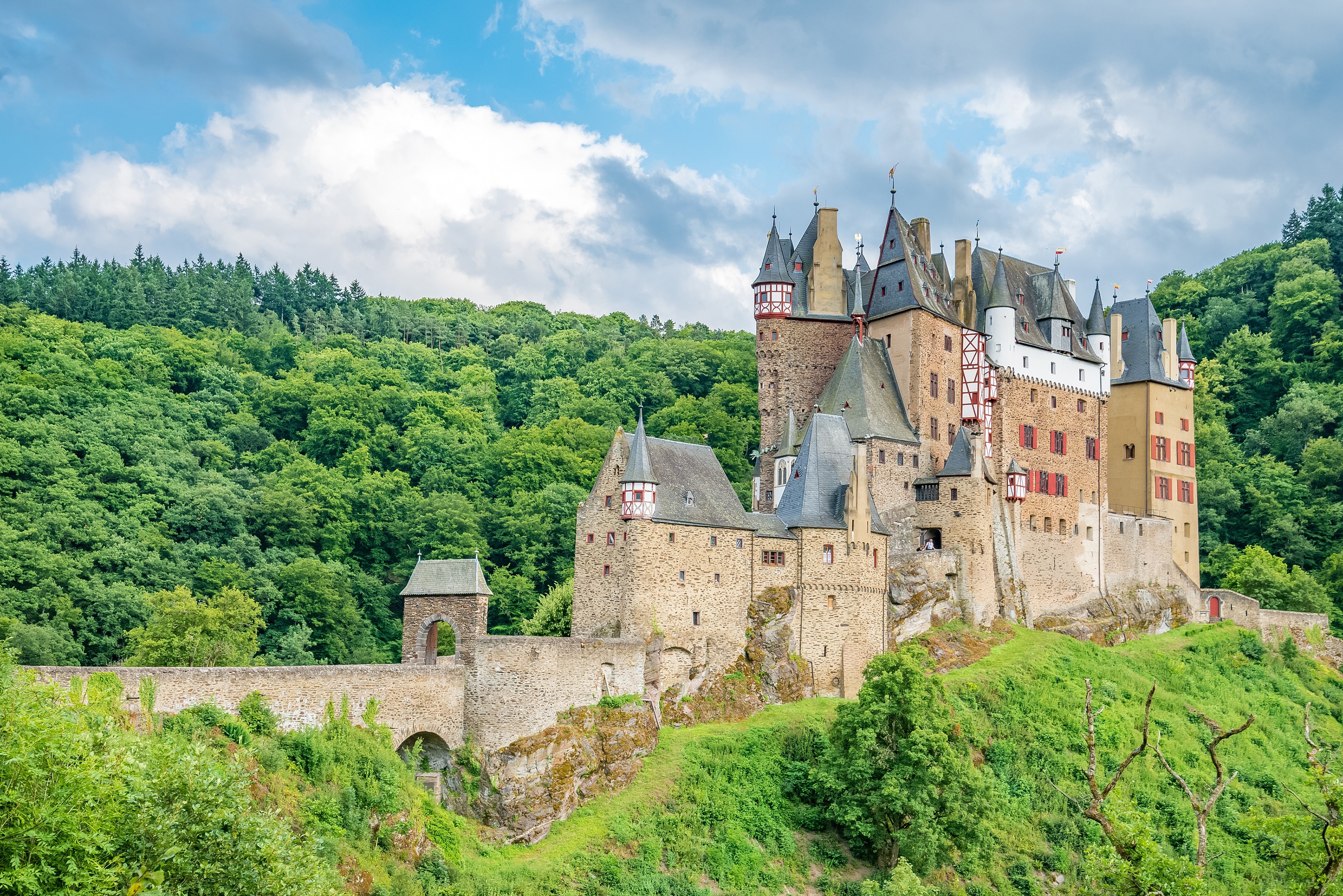 Eltz Castle in Germany HD Wallpaper