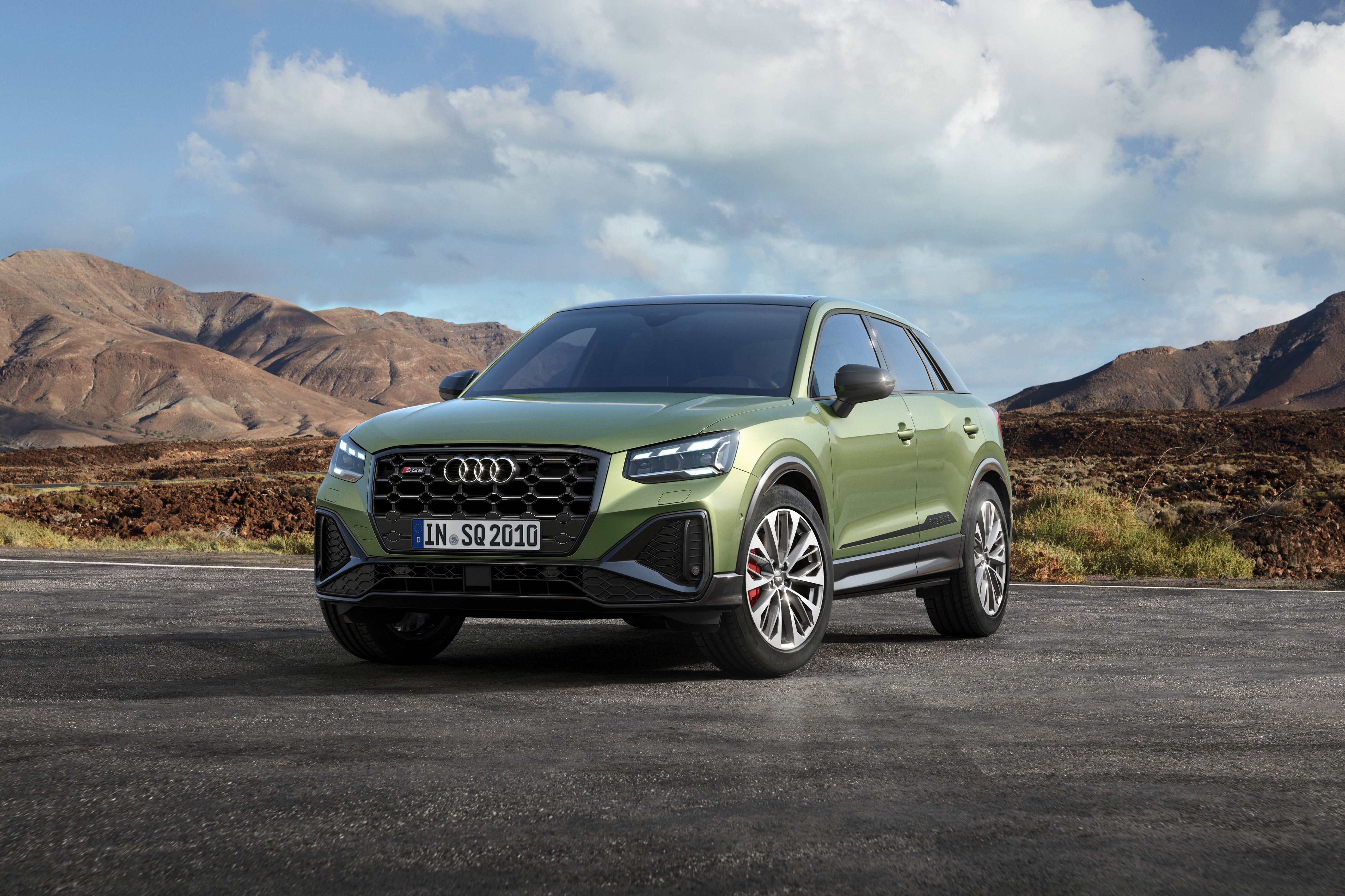2020 Audi SQ2 Crossover in Green Metallic HD Wallpaper