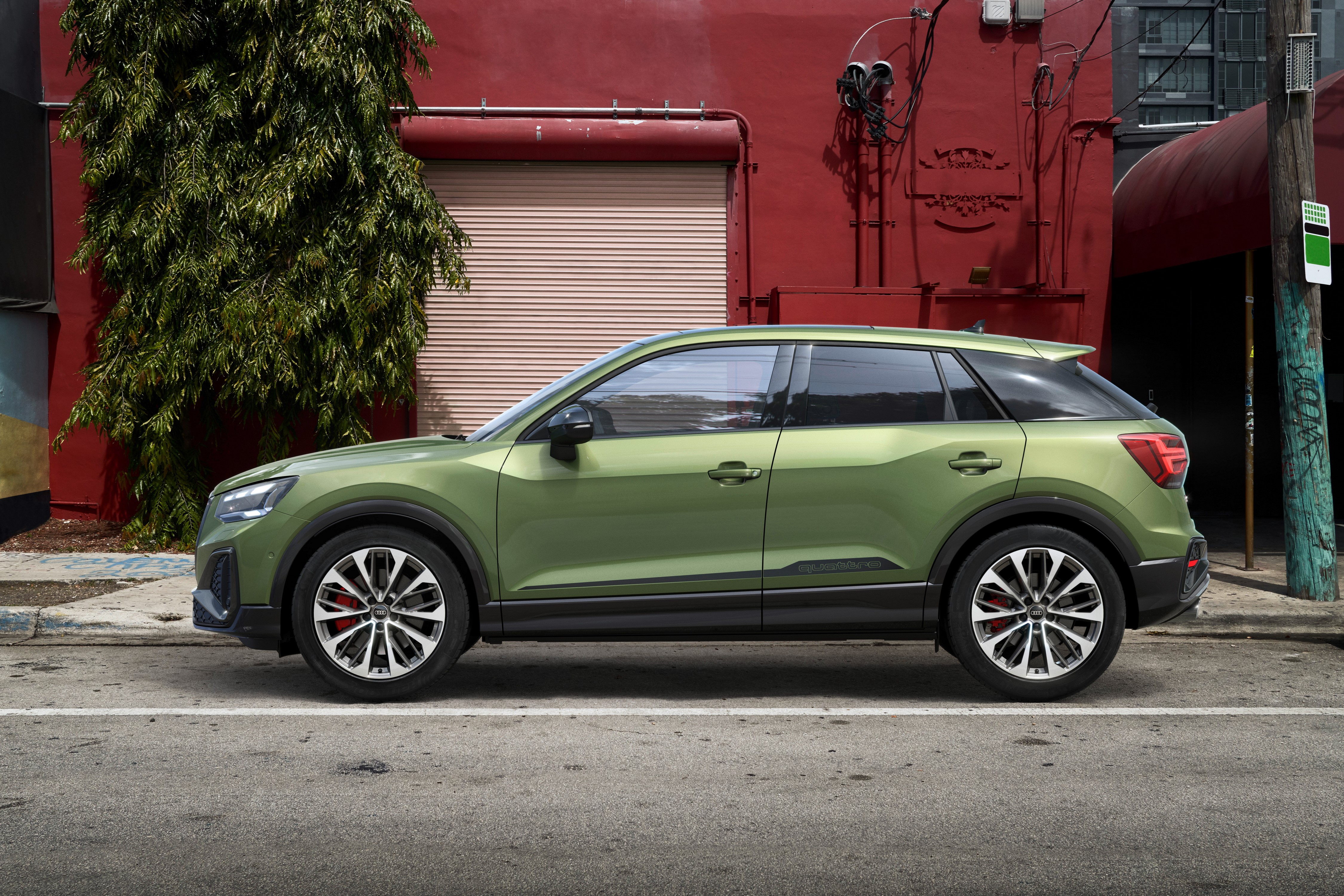 2020 Audi SQ2 Crossover in Green Metallic HD Wallpaper
