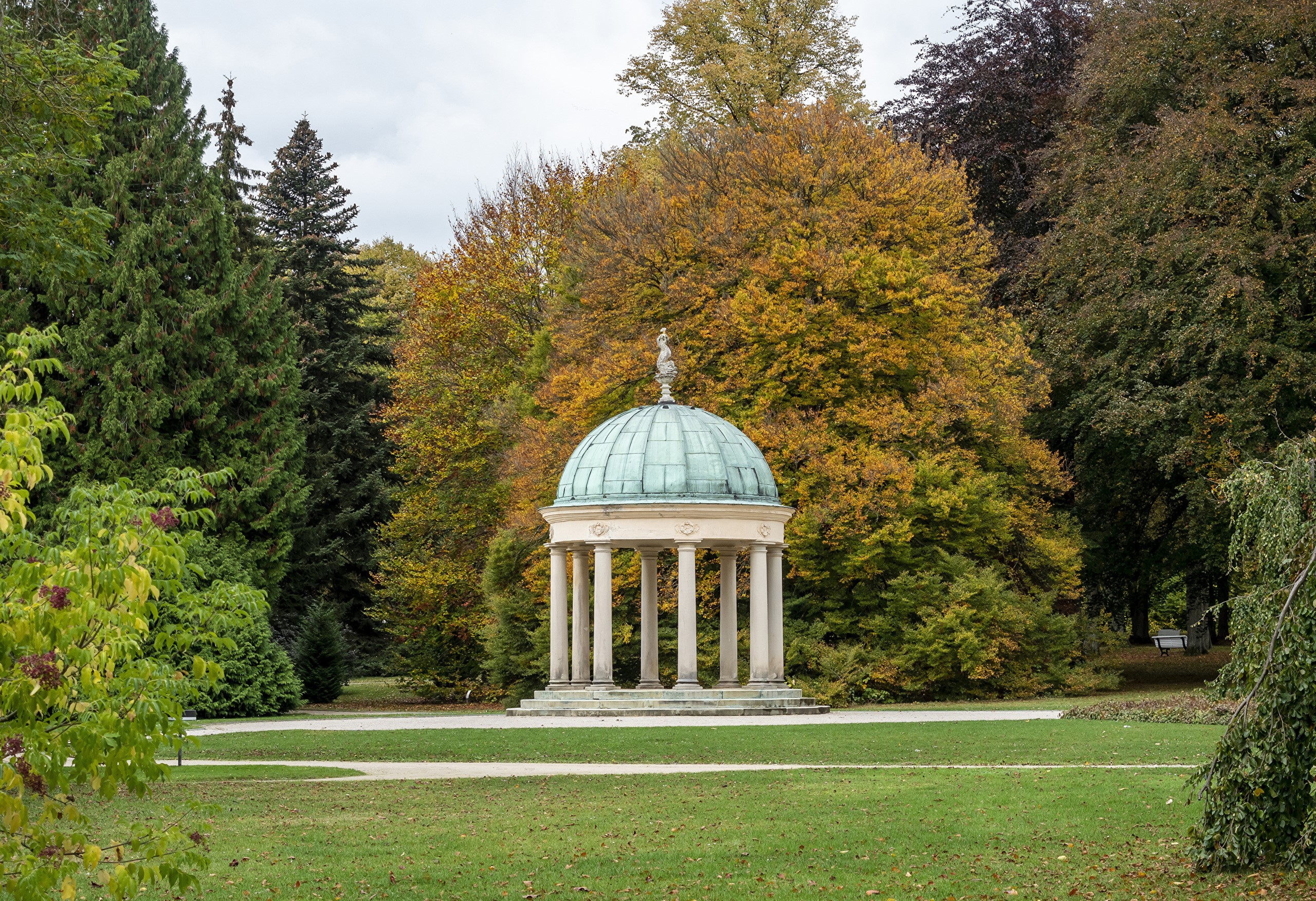 Autumn park with a classical rotunda in Bad Pyrmont, Germany HD Wallpaper