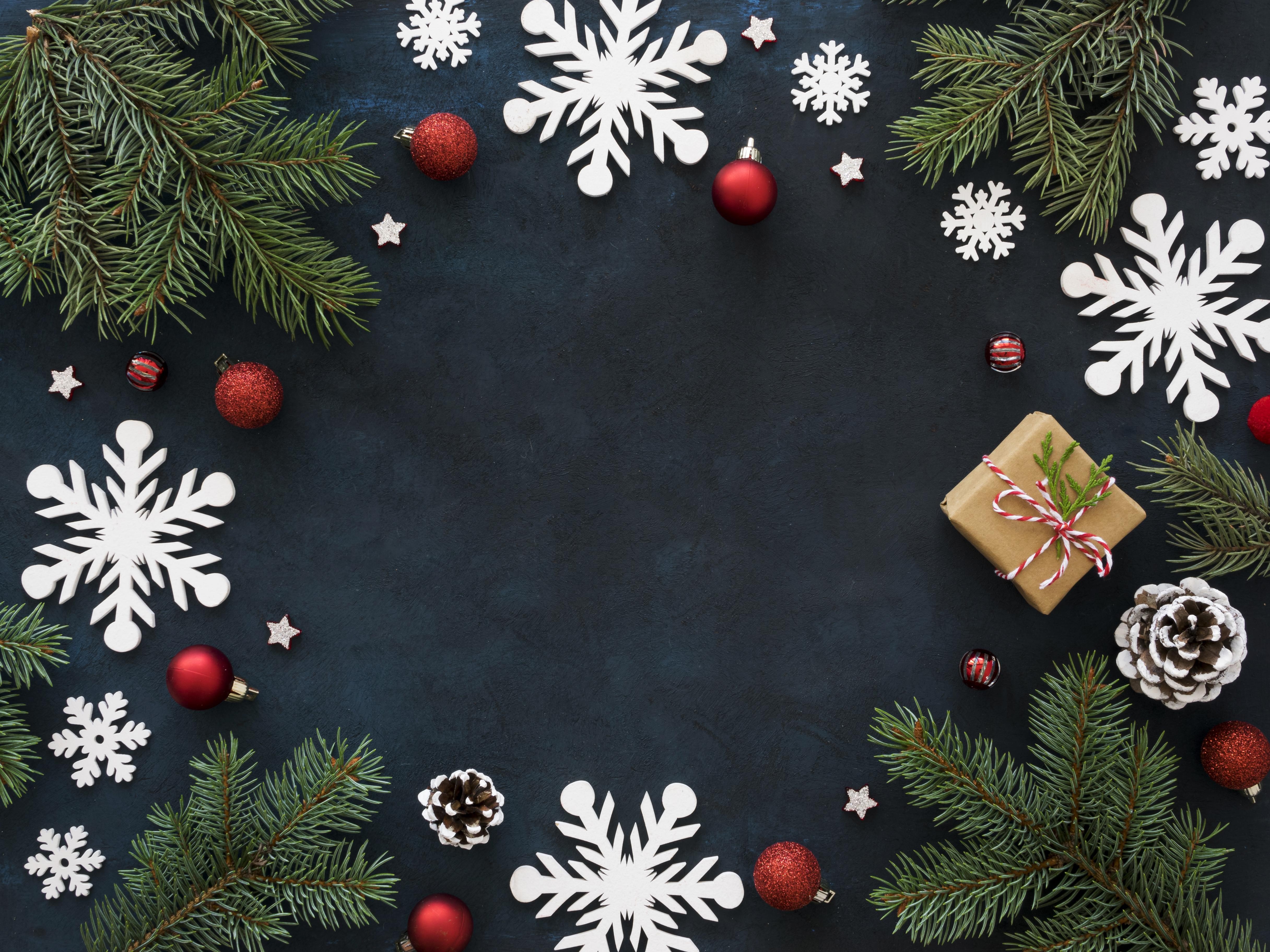 Christmas decorations with fir branches and snowflakes HD Wallpaper