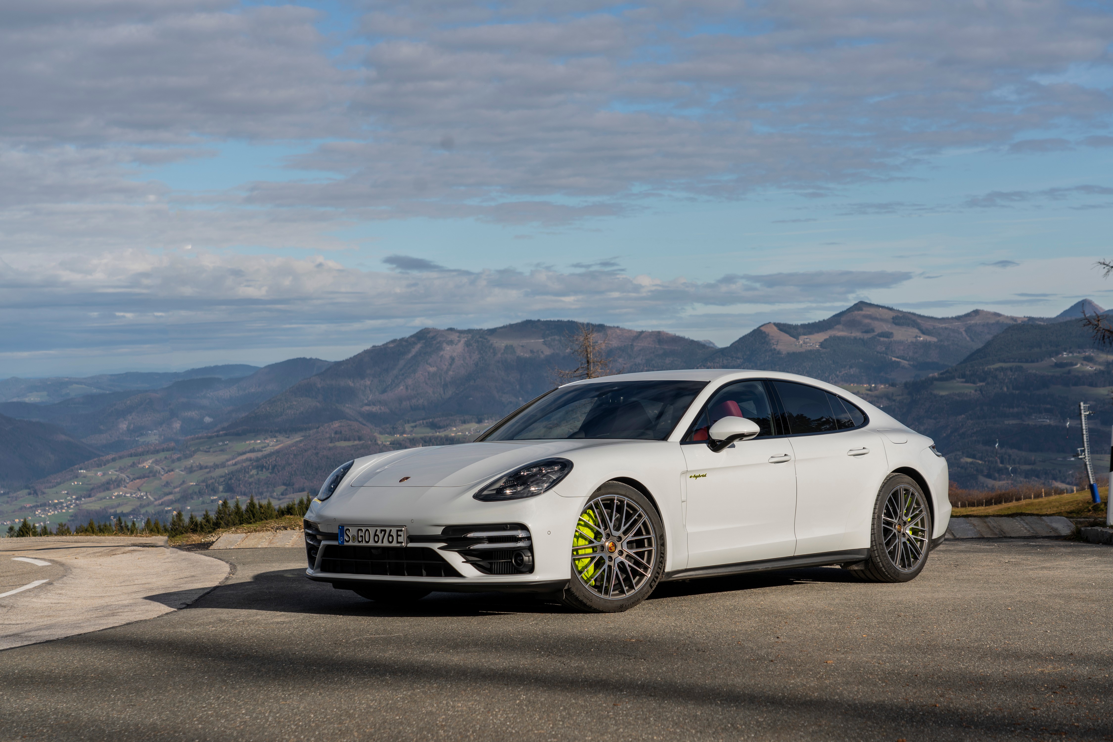 White Porsche Panamera Turbo S E-Hybrid 2020 HD Wallpaper