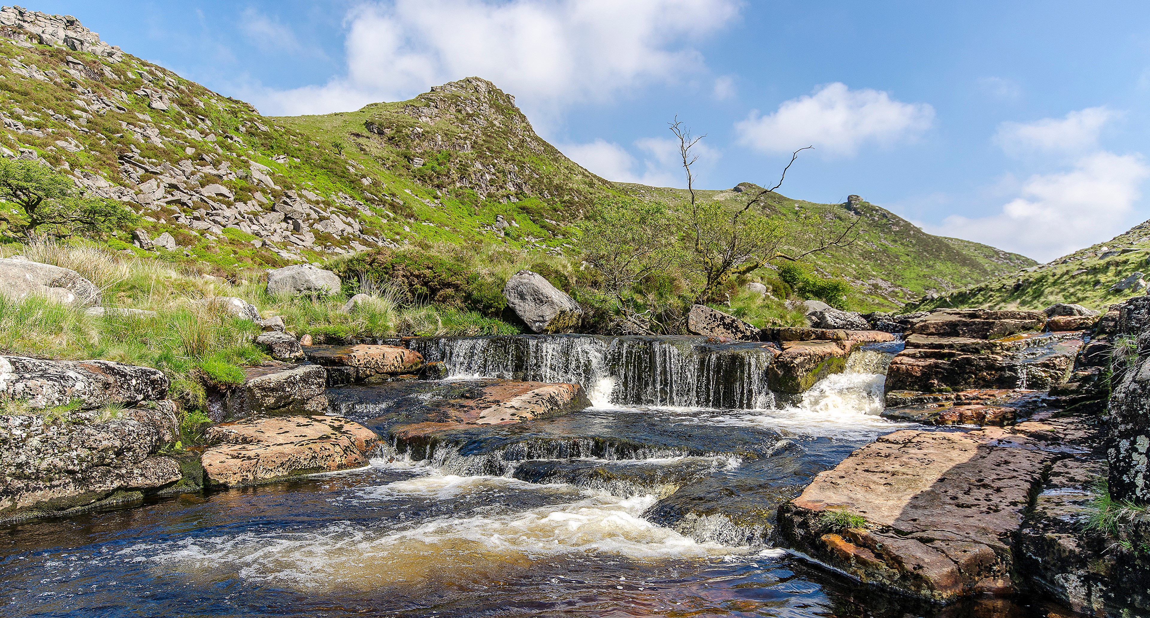 4K Dartmoor River with Stones and Hills HD Wallpaper