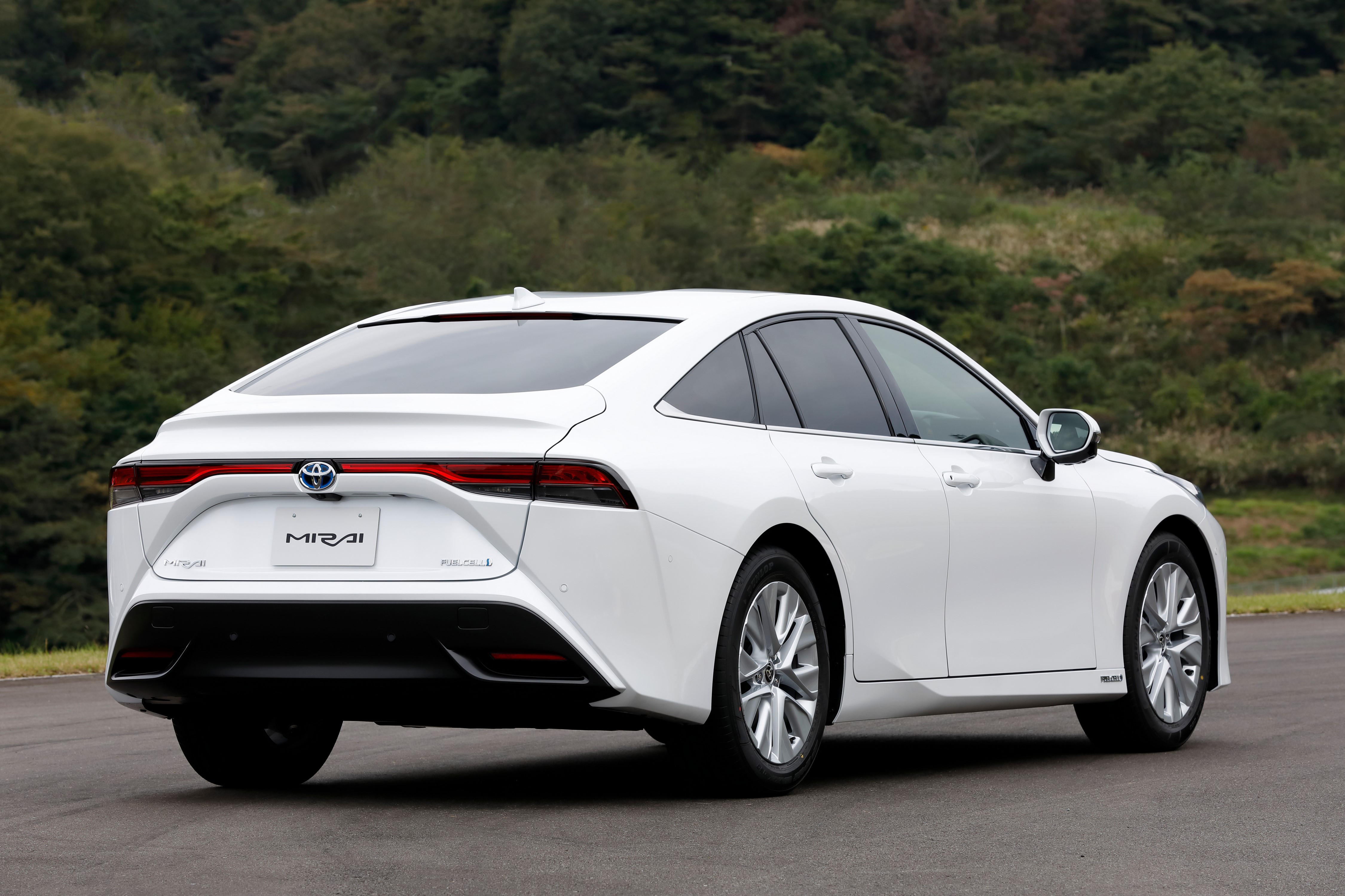 White Toyota Mirai G Executive Package from behind HD Wallpaper