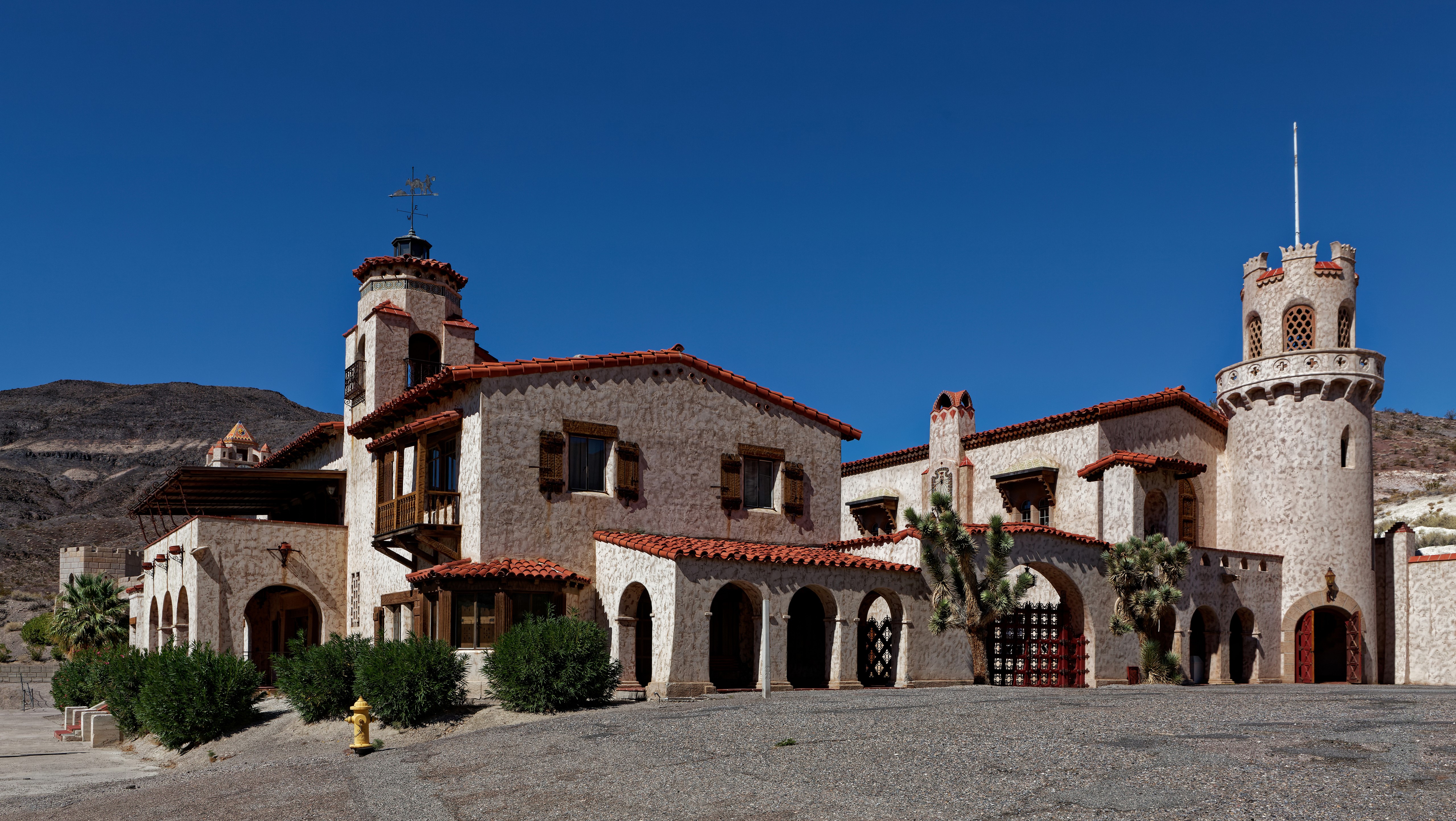 Scotty's Castle in Death Valley National Park, USA HD Wallpaper