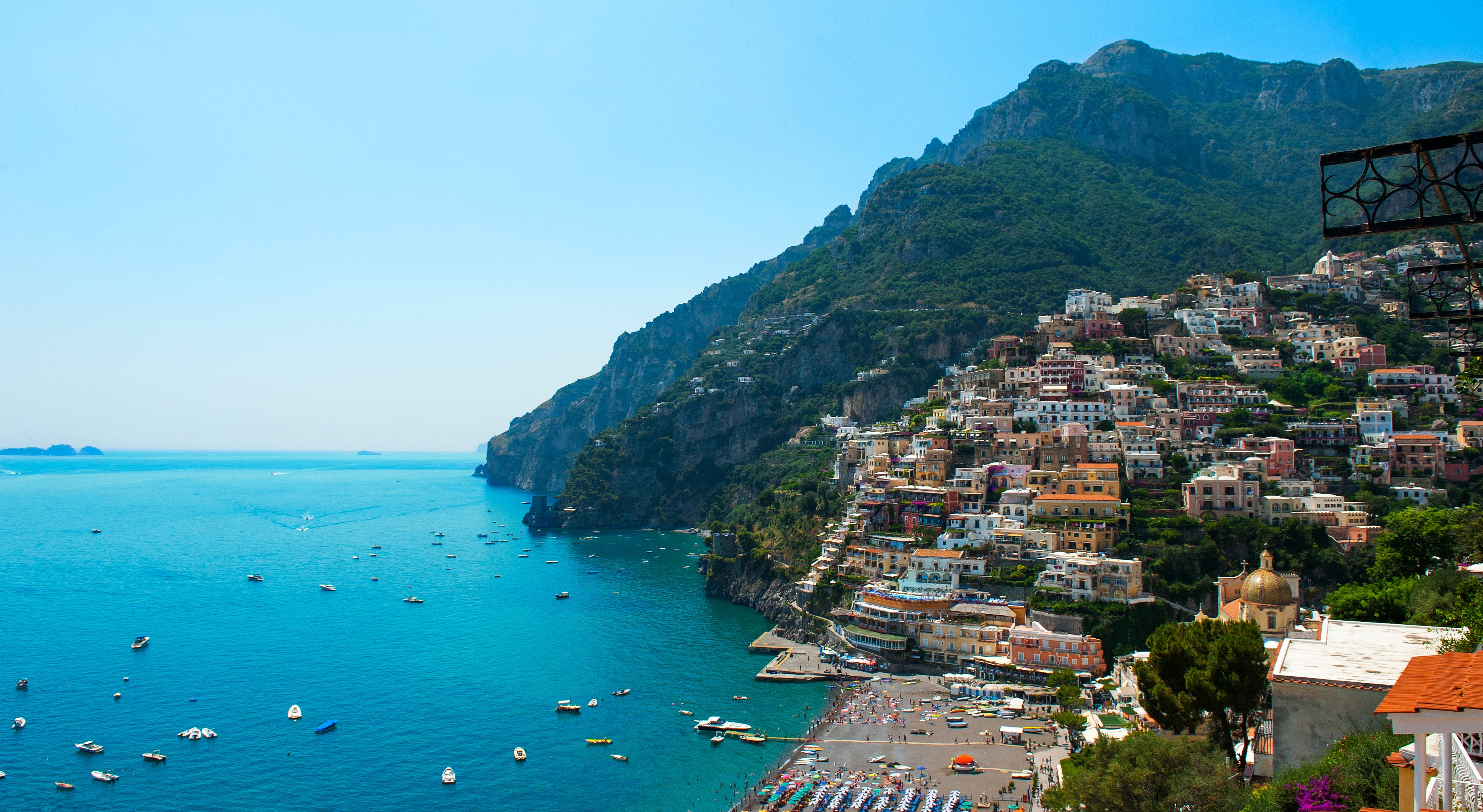 Positano, Italy Coastline with Houses and Boats HD Wallpaper