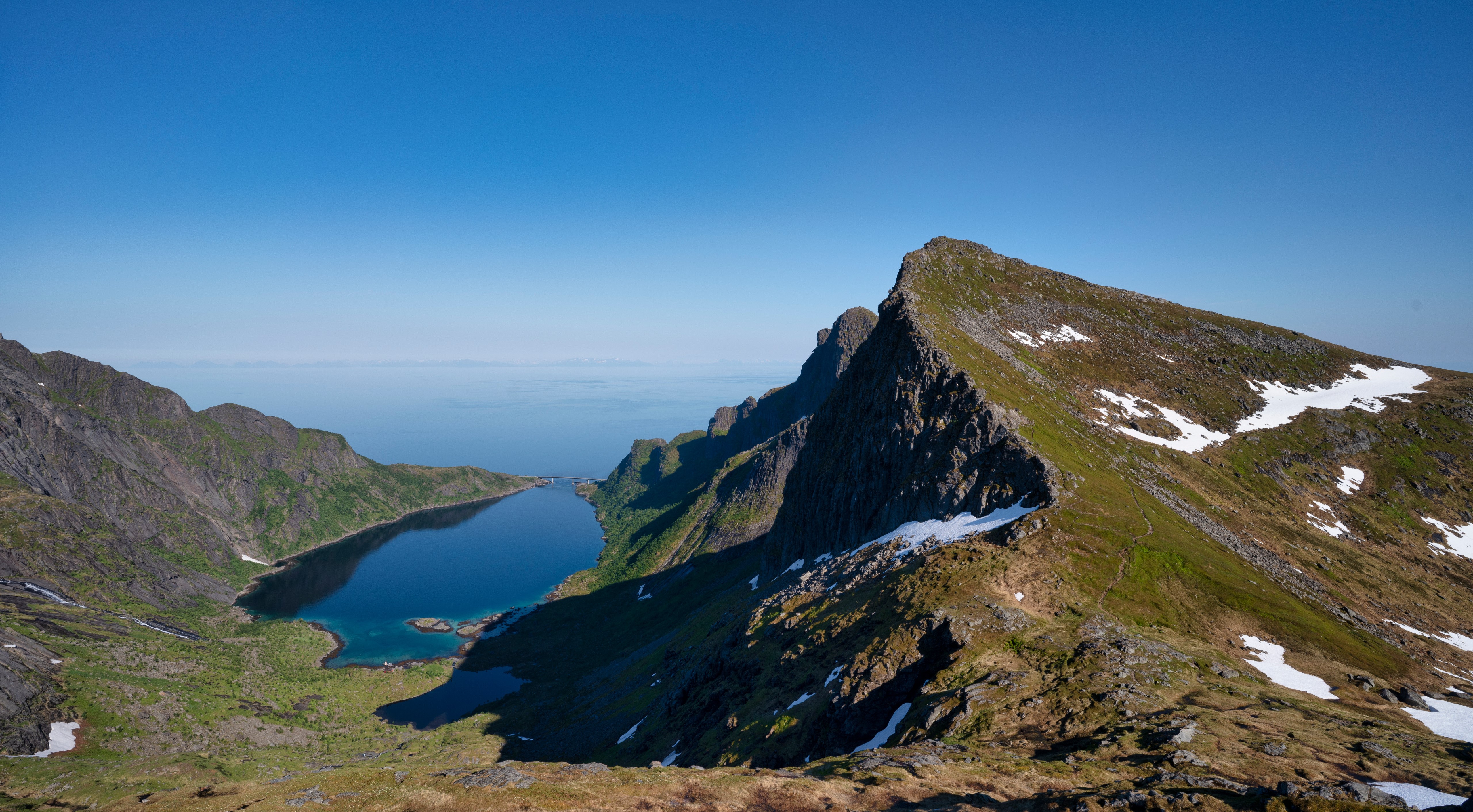 Mountains and Djupfjorden in Lofoten, Norway HD Wallpaper