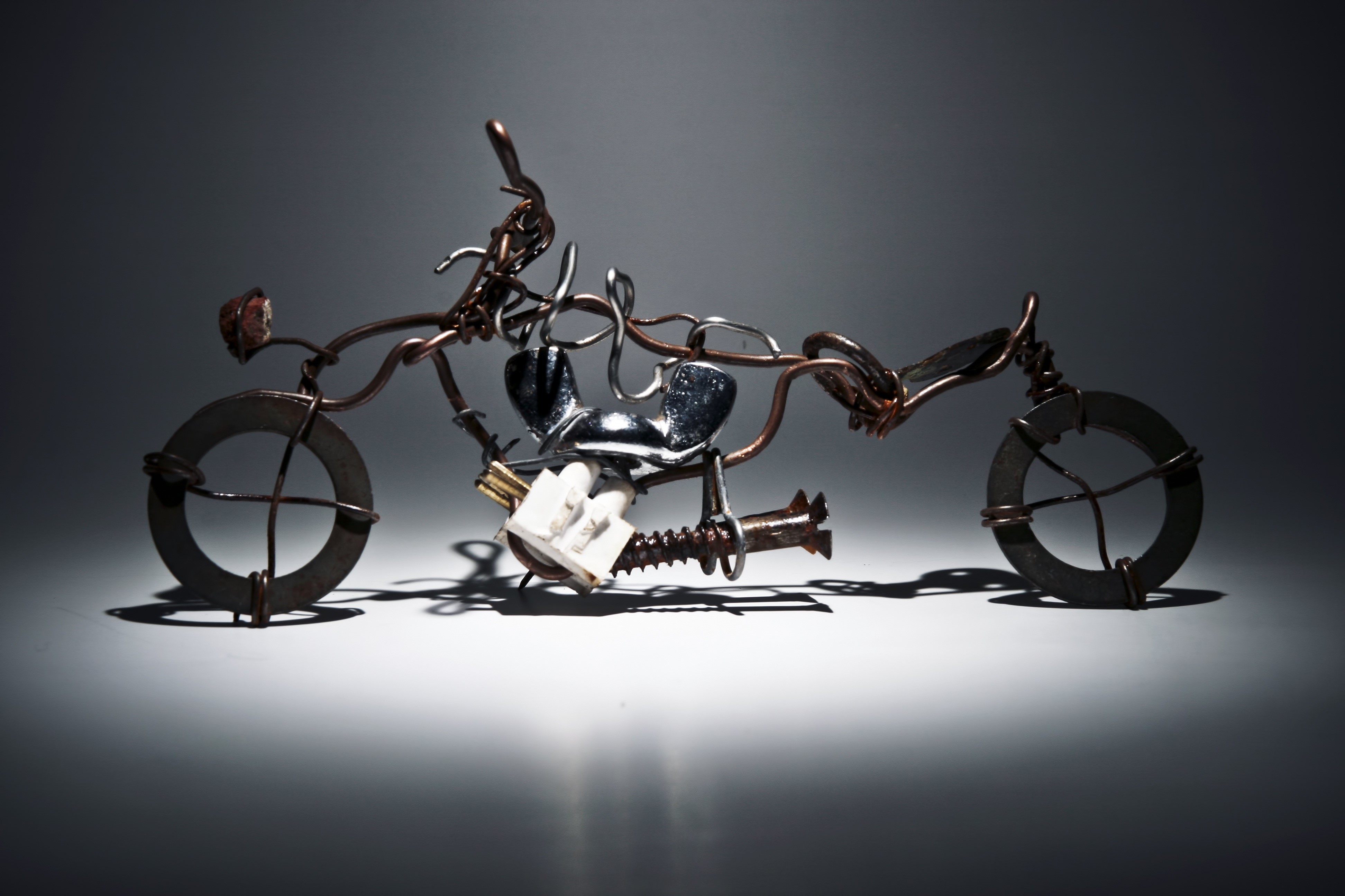 4K Motorcycle Sculpture Made of Metal and Wire HD Wallpaper