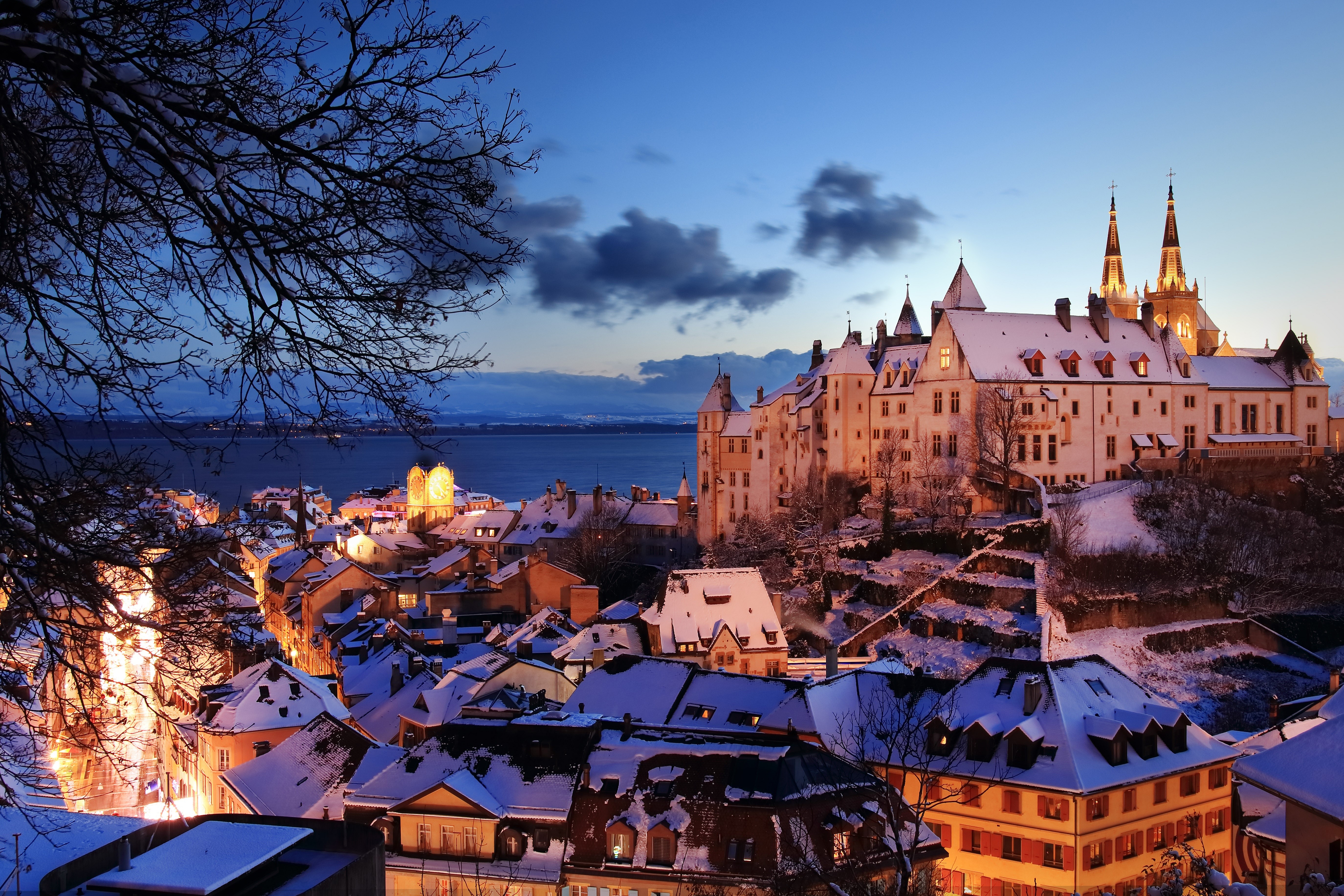 Chillon Castle and town by Lake Geneva at dusk in winter HD Wallpaper