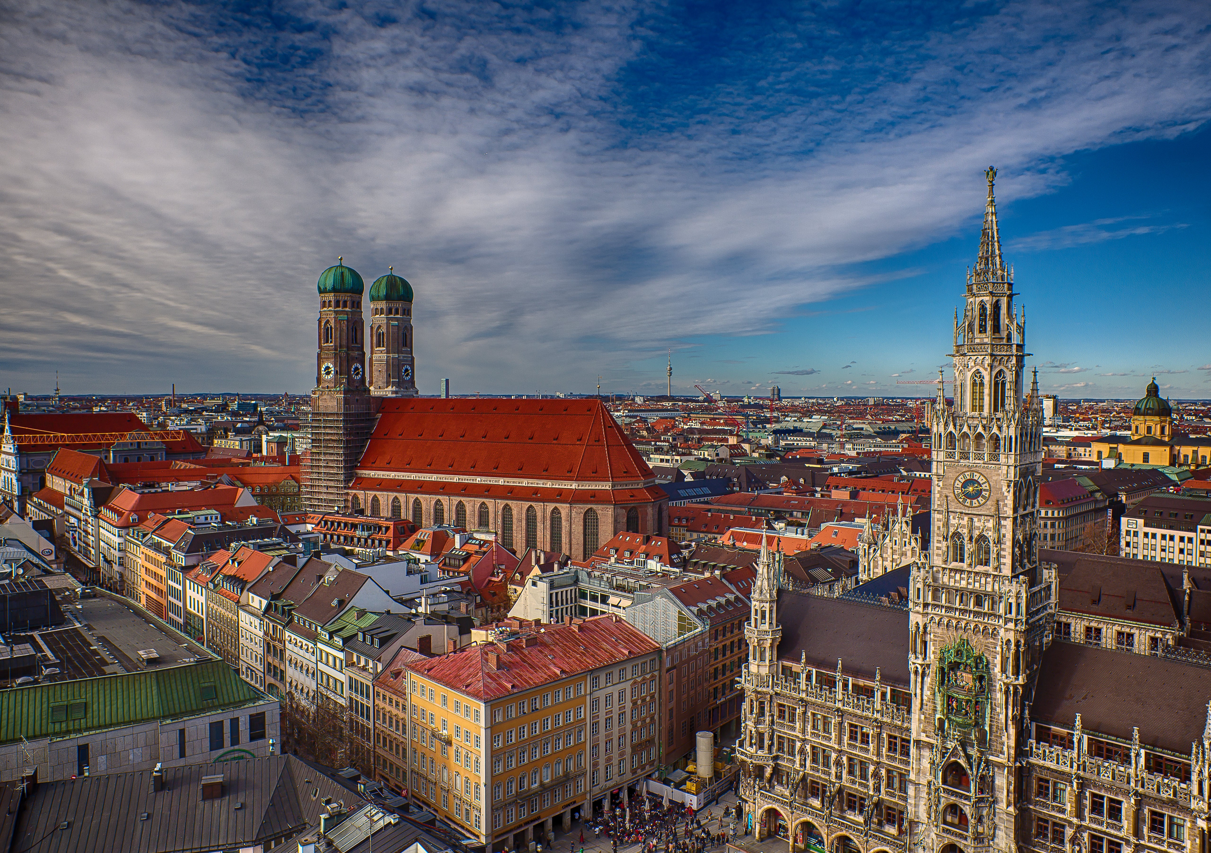 Munich Frauenkirche Cathedral and New Town Hall HD Wallpaper